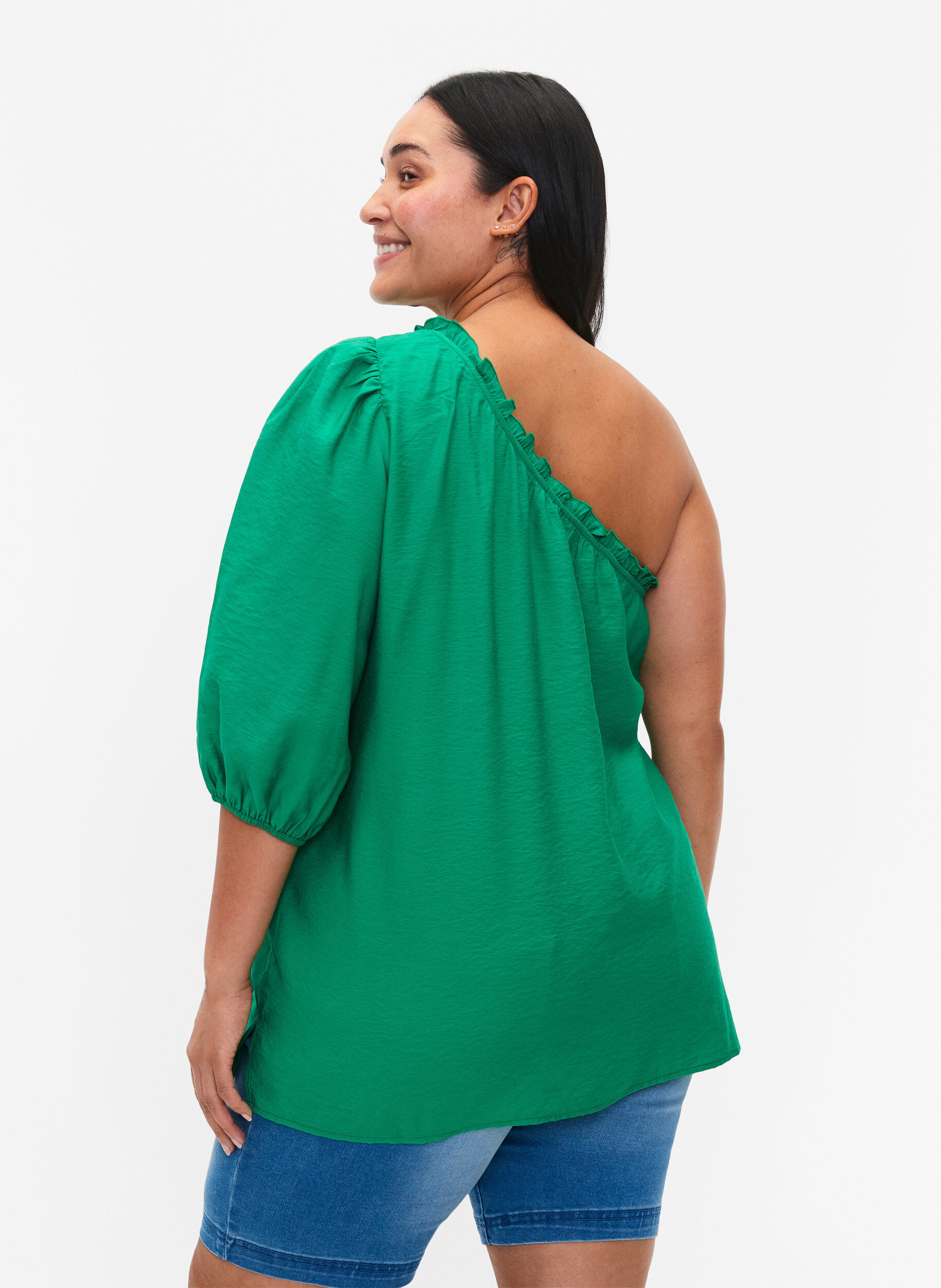 Zizzi One-shoulder blouse in viscose, Groen, Model image number 2