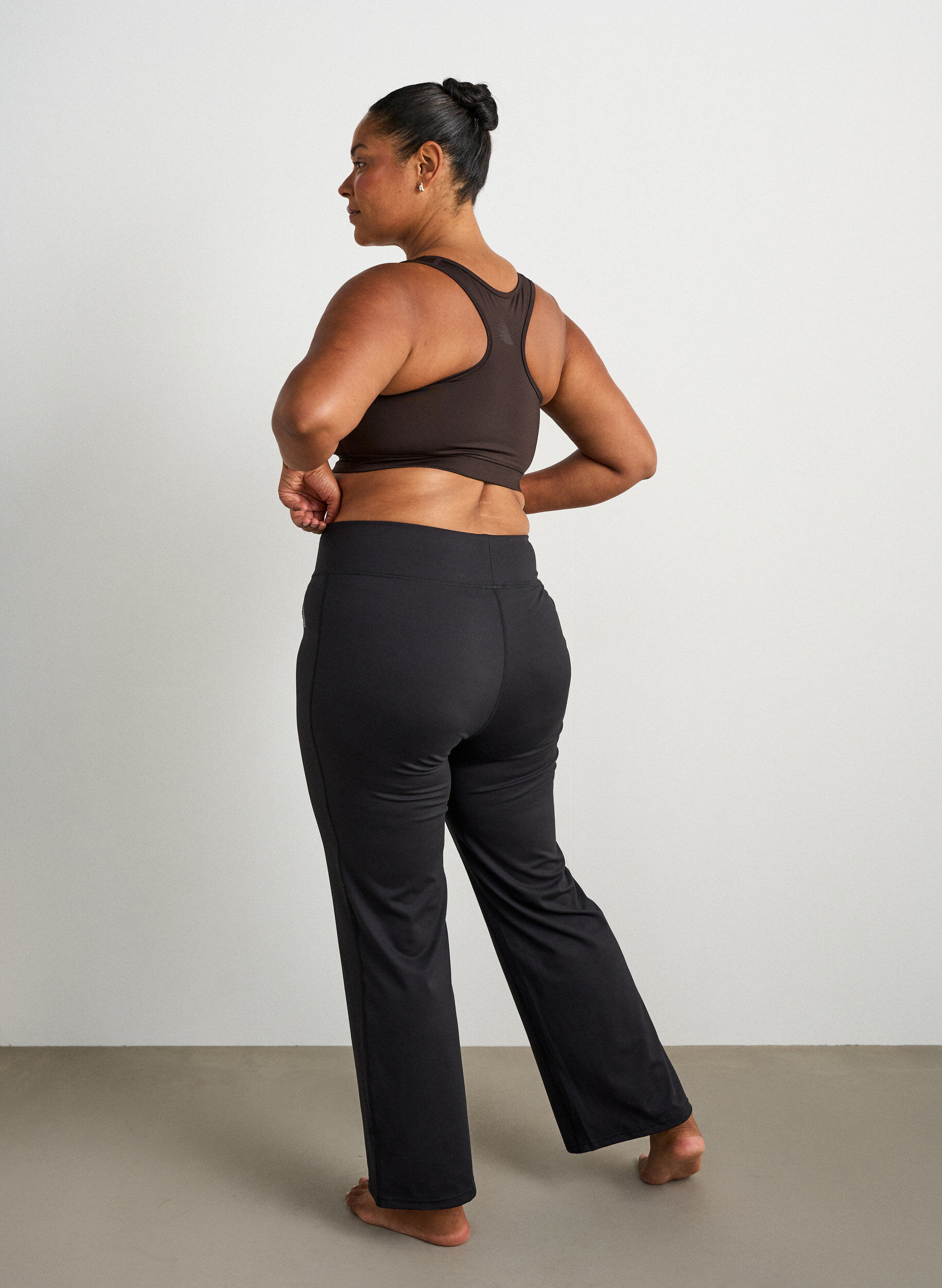 ZizziBootcut trainingstights met hoge taille, Zwart, Model image number 1