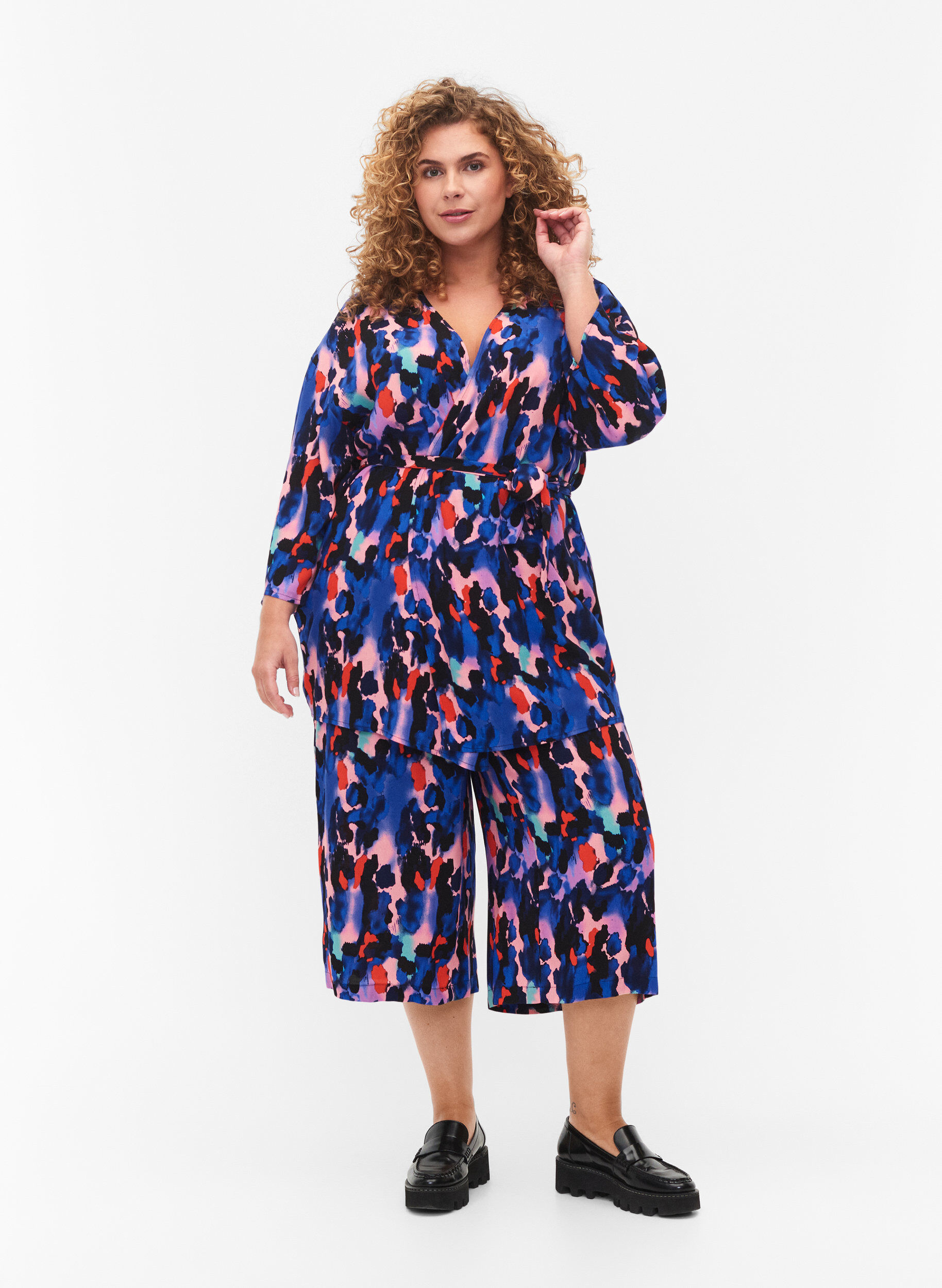 Zizzi 	 Kimono in viscose met print, Colorful Animal, Model image number 2