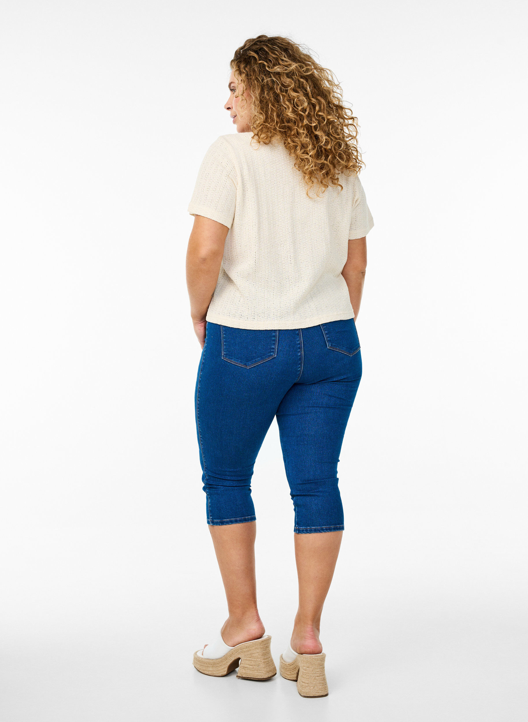 Zizzi Denim capribroek met elastische tailleband, Blauw, Model image number 2