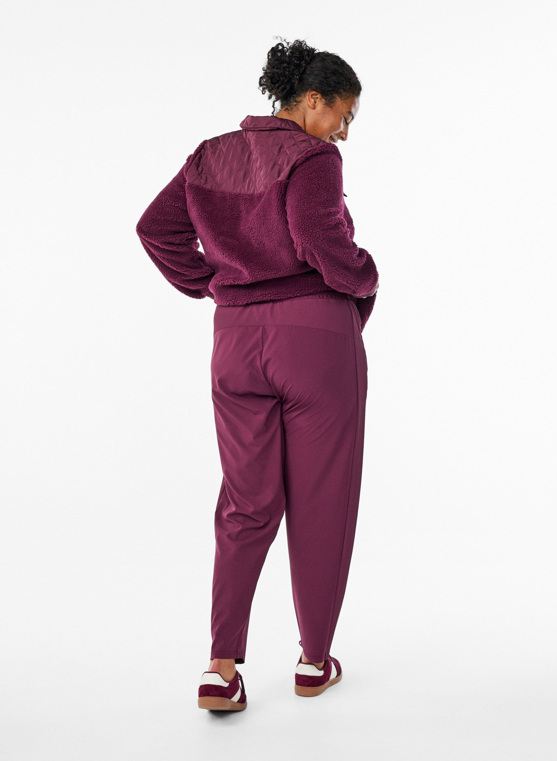 Zizzi Lichte trainingsbroek met zakken, Rood, Model image number 1