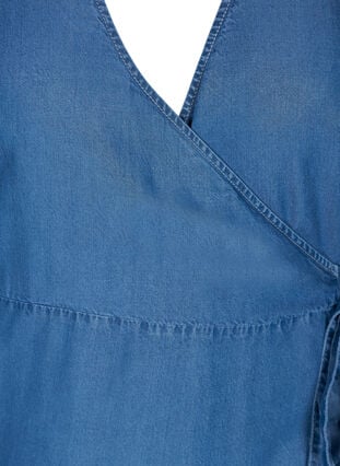 Korte wikkeljurk in lyocell, Mid blue denim, Packshot image number 2