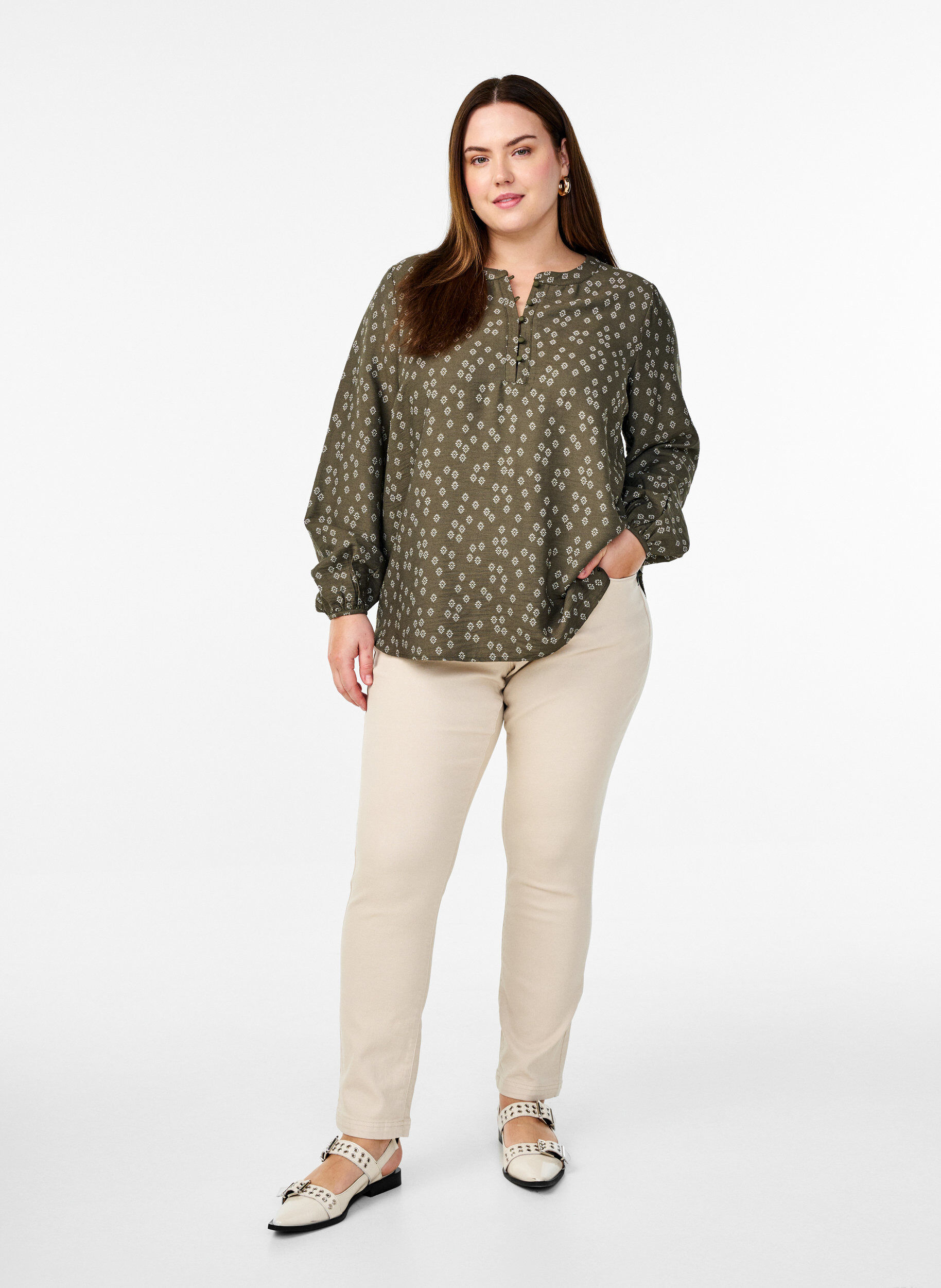 Zizzi Blouse met lange mouwen met patroon en knopen, Groen, Model image number 1