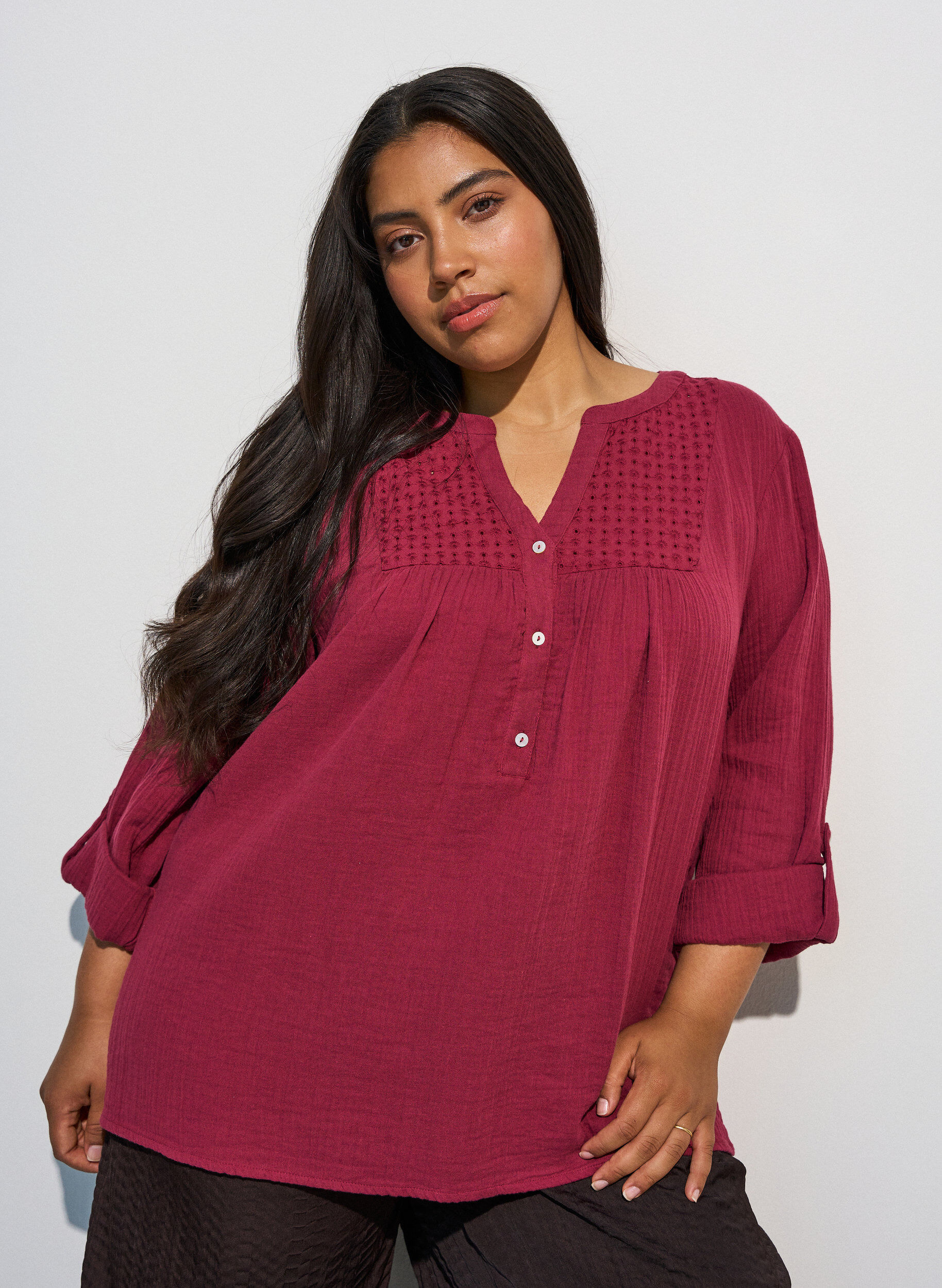 ZizziBlouse in katoenen mousseline met broderie anglaise, Rood, Model image number 0