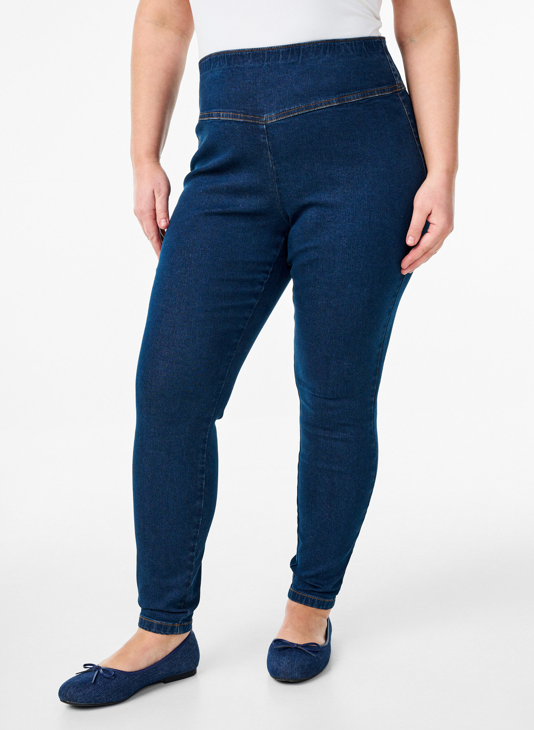 Zizzi Rekbare jeggings met een hoge taille, Blauw, Model image number 2