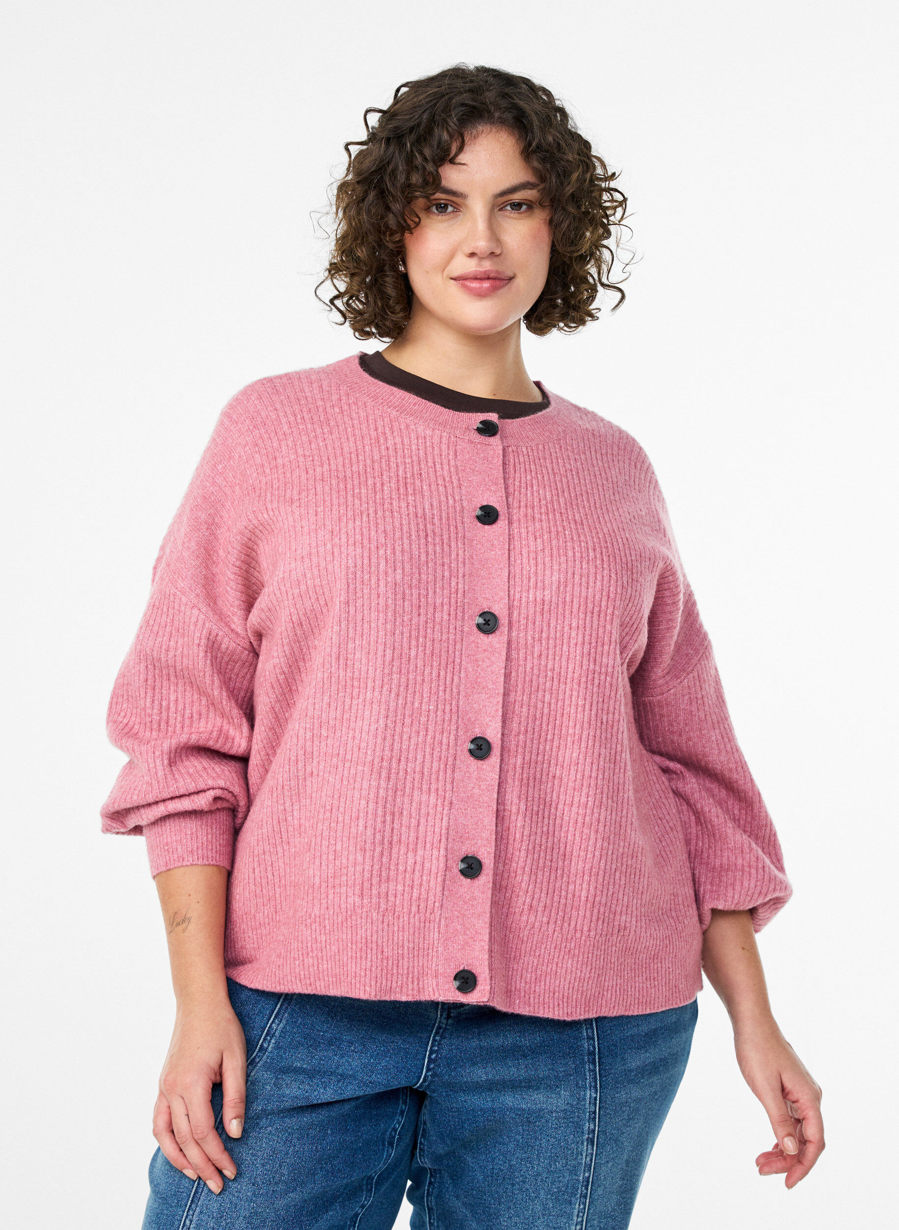ZizziVest van ribtricot met knopen, Roze, Model image number 0