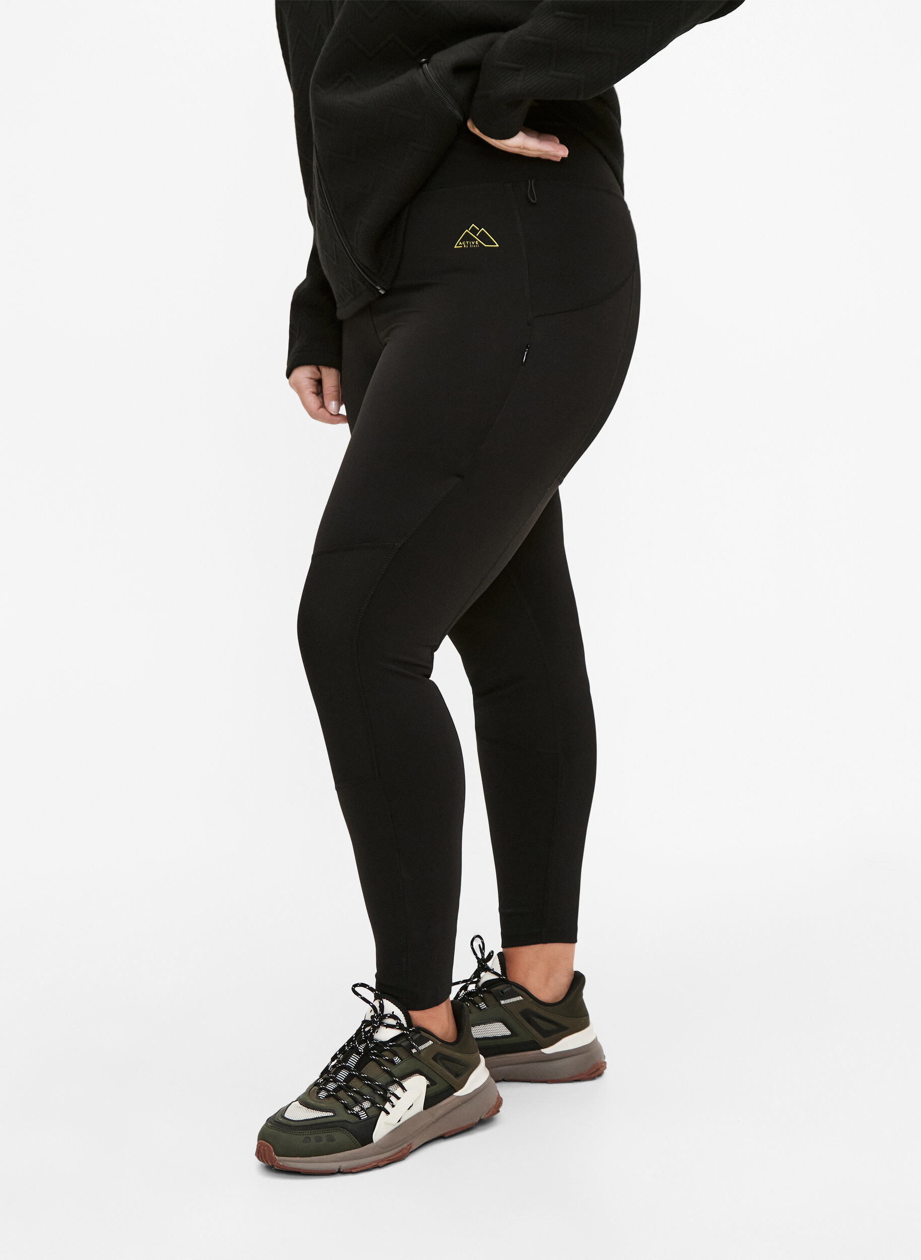 Zizzi Rekbare en duurzame trainingleggings met zakken, Black, Model image number 0
