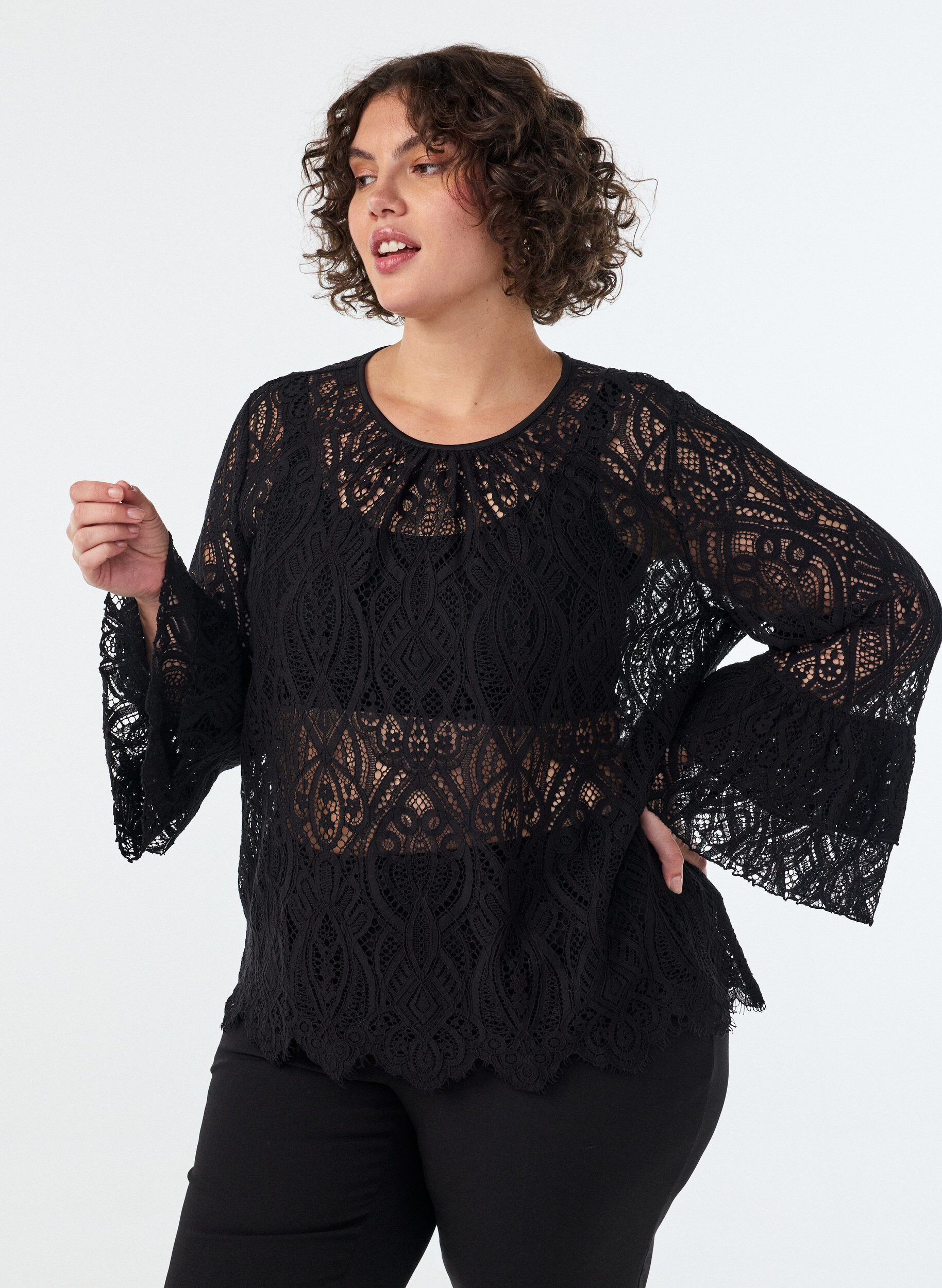 ZizziKanten blouse met lange trompetmouwen en ruches, Zwart, Model image number 0
