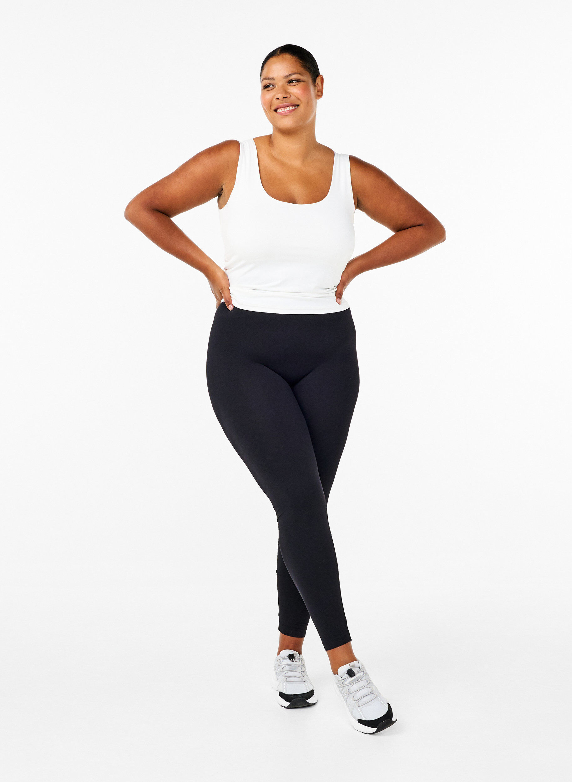 Zizzi Naadloze basis legging, Zwart, Model image number 1