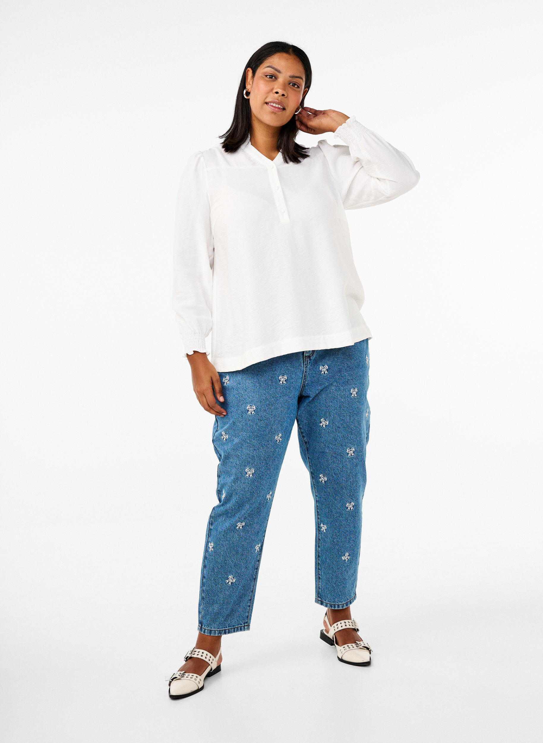 Zizzi Blouse met rucheskraag, Vanille, Model image number 1