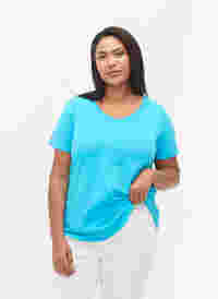 Basic t-shirt in effen kleur met katoen, Blue Atoll, Model