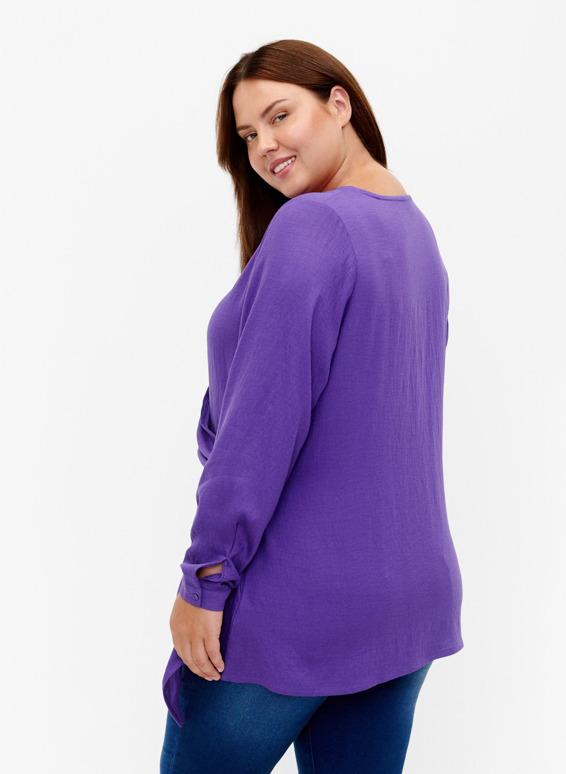 Zizzi Blouse met lange mouwen in viscose met een wikkel-look, Prism Violet, Model image number 1