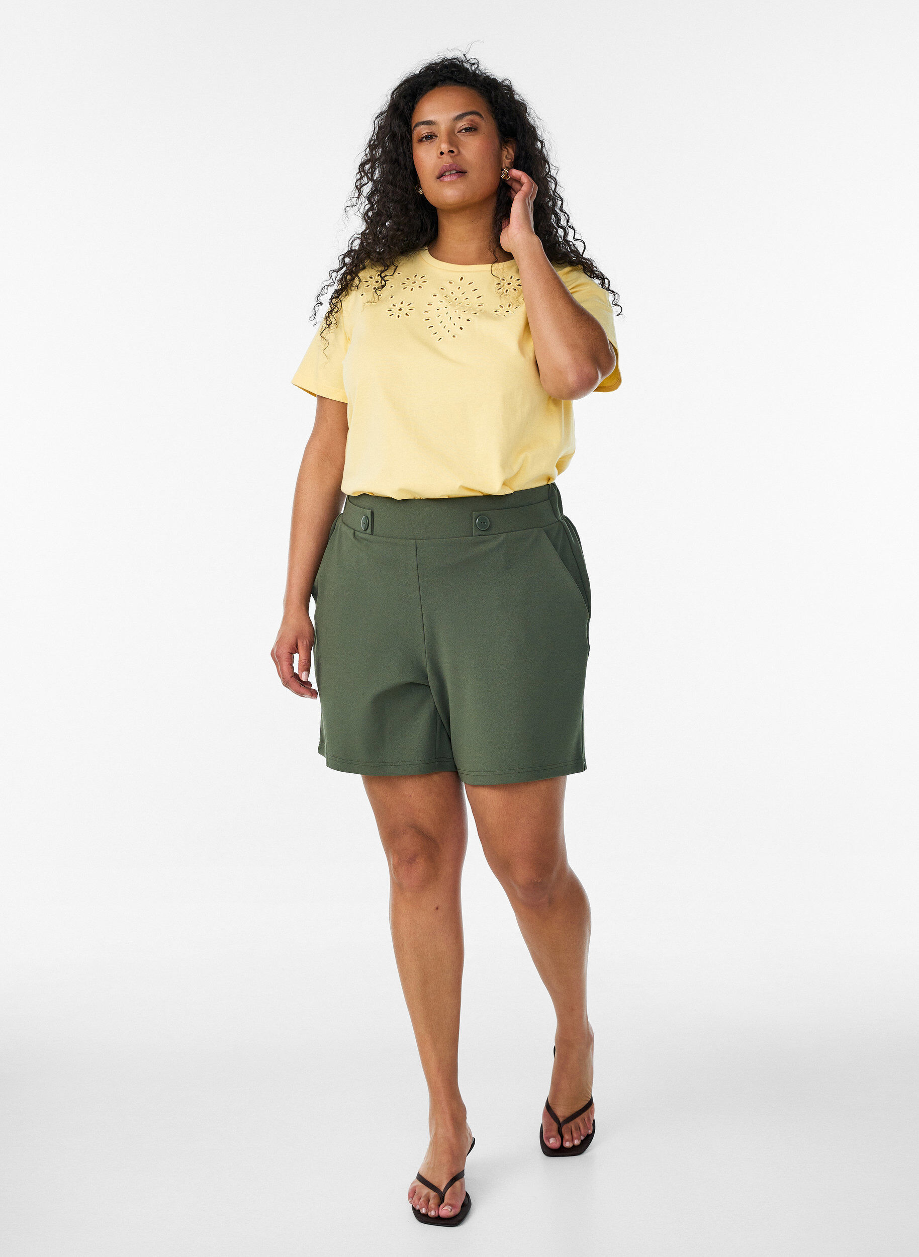 ZizziT-shirt van biologisch katoen met open broderie, Geel, Model image number 1