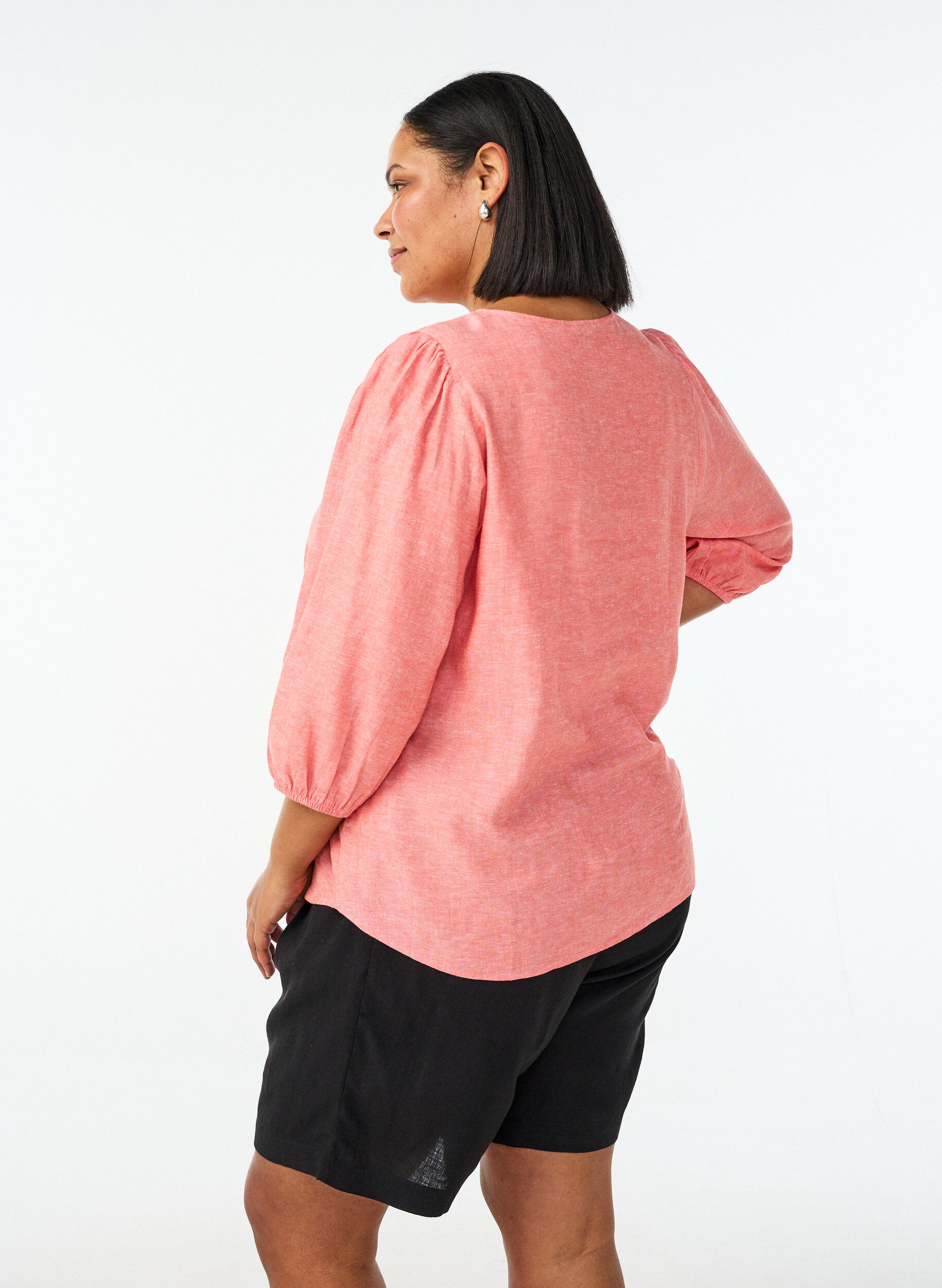 Zizzi Shorts met hoge taille in linnen en viscose, Zwart, Model image number 2