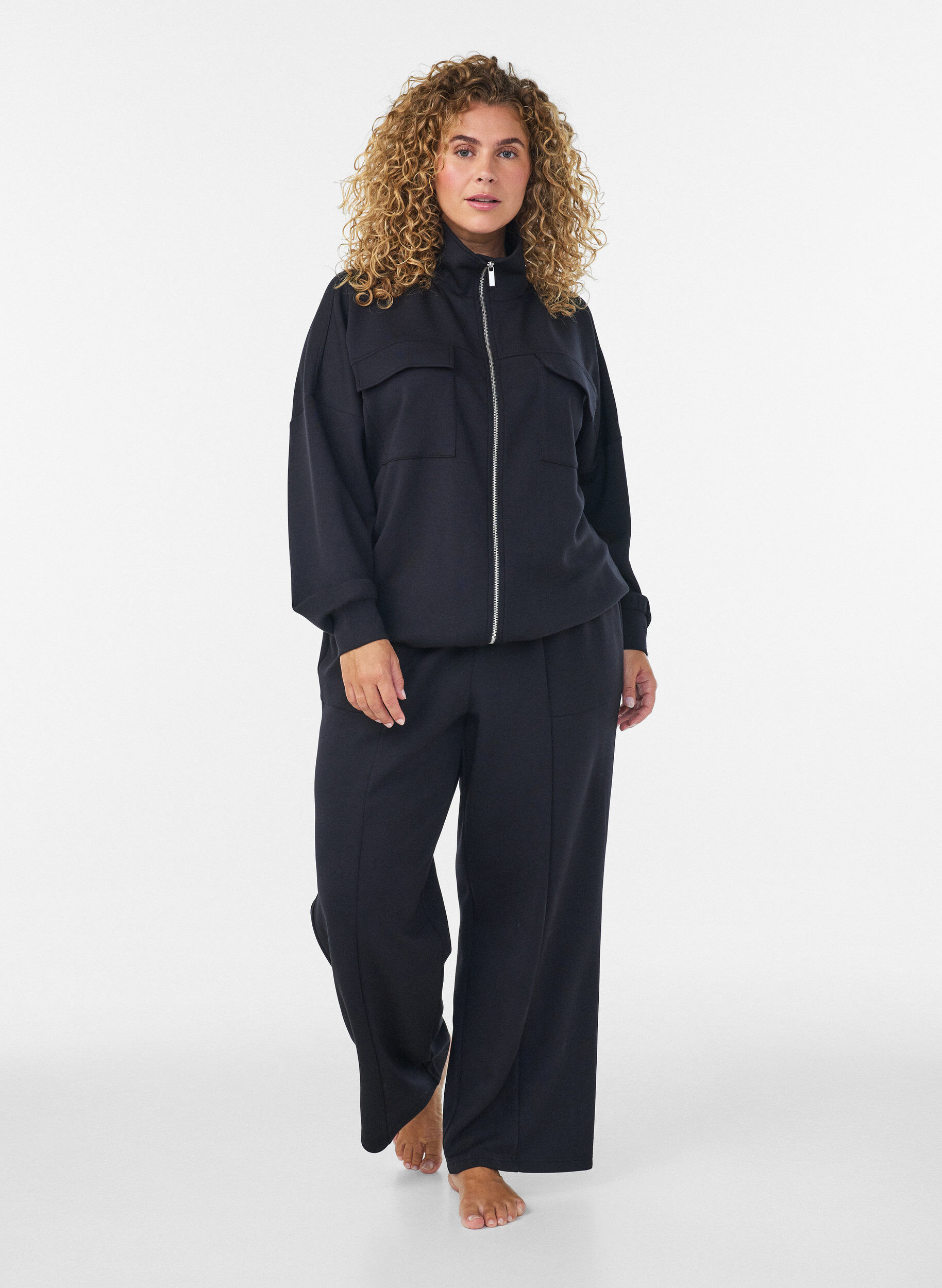 ZizziJerseybroek met losse pasvorm, high waist en zakken, Zwart, Model image number 0