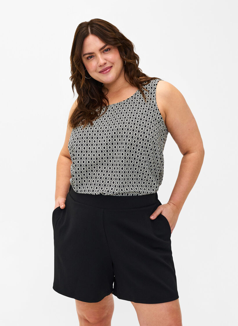 Korte broek met losse pasvorm en zakken, Zwart, Model image number 0