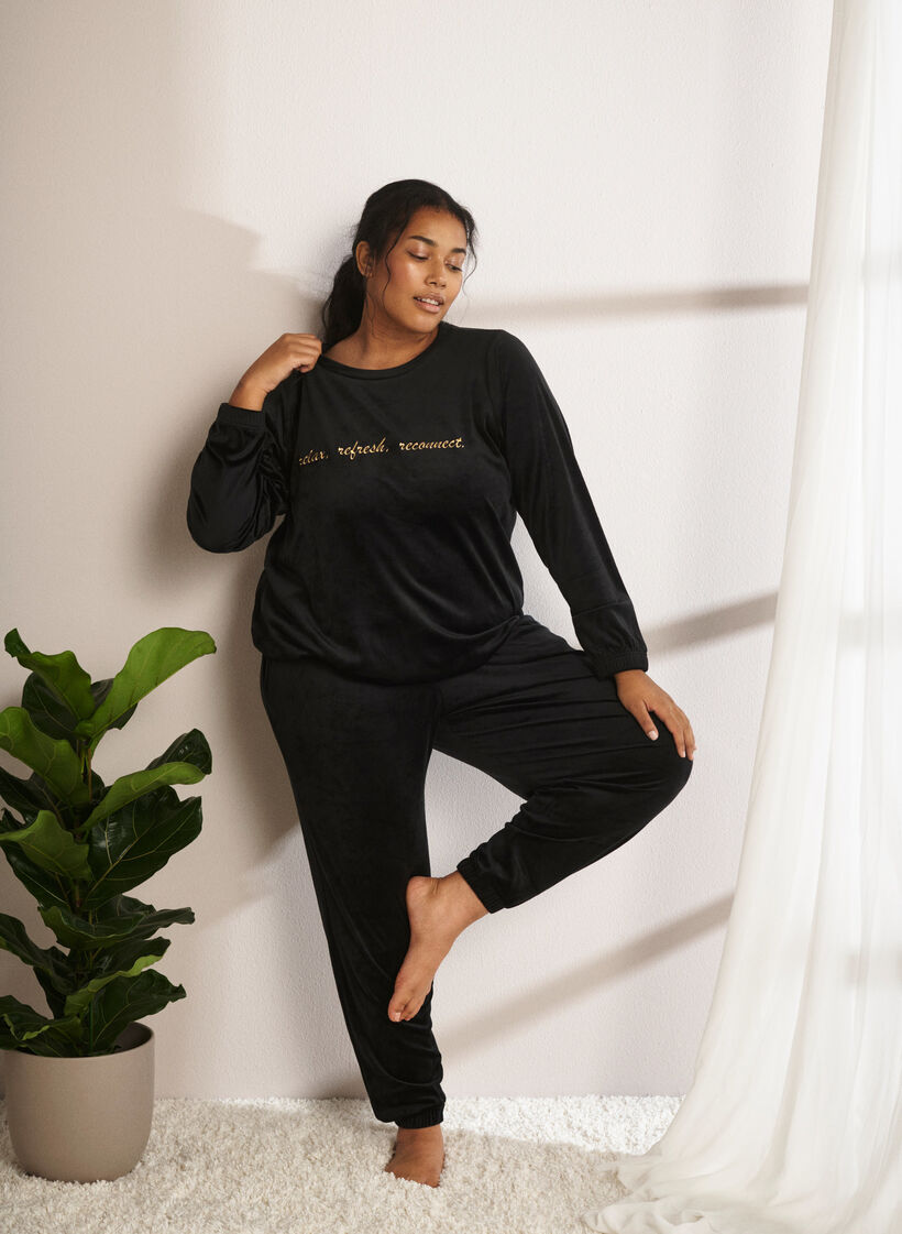 Velour Blouse met geborduurd tekst, Black, Image image number 0