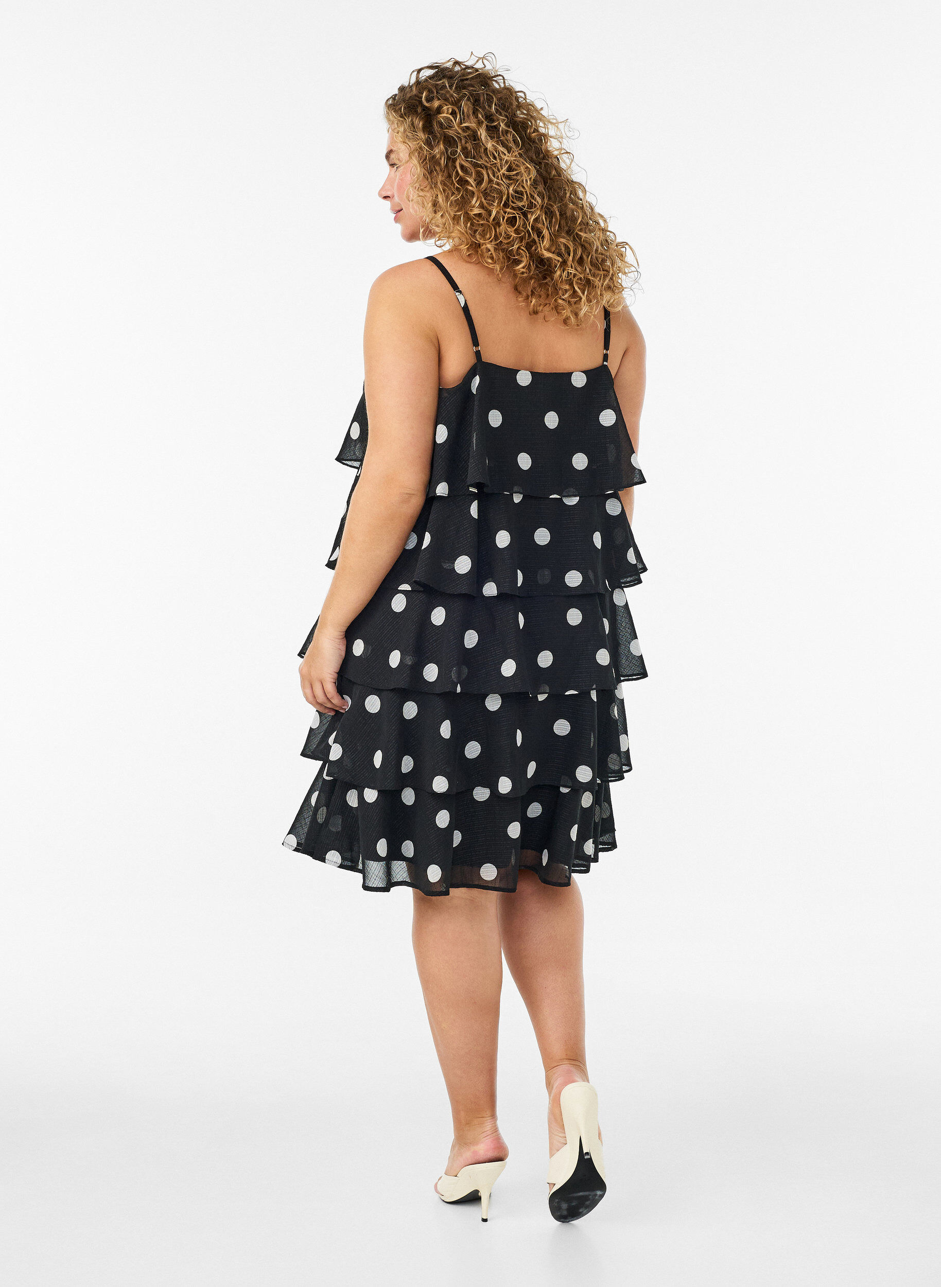 ZizziGelaagde jurk met ruches en spaghettibandjes, Zwart, Model image number 2