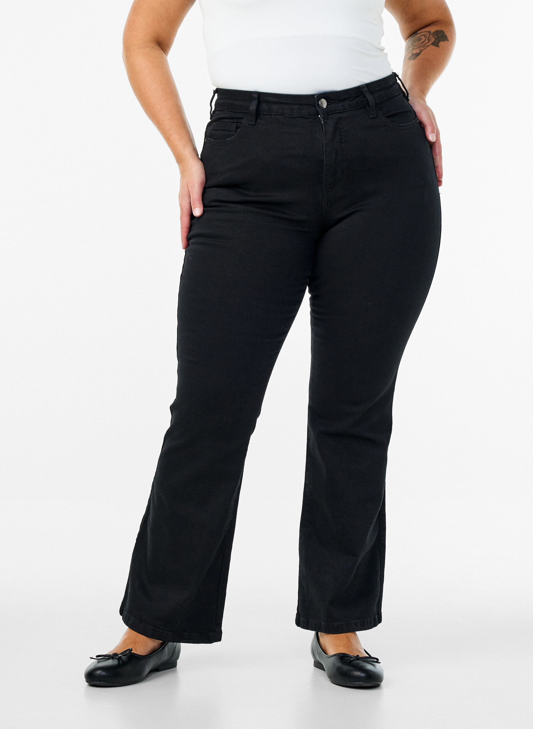 Zizzi Ellen bootcut jeans met hoge taille, Zwart, Model image number 2