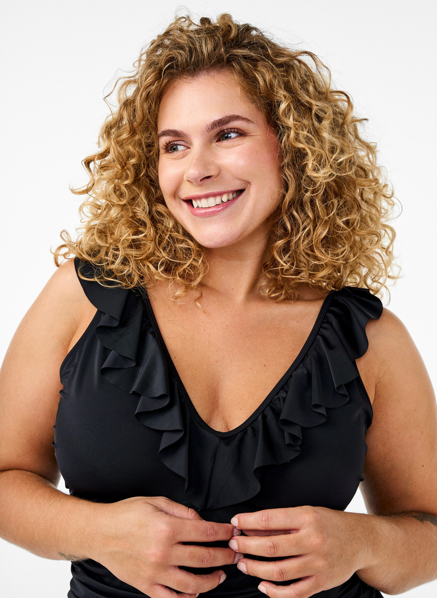 Zizzi Badpak met ruches en uitneembare inzetstukken, Zwart, Model image number 2