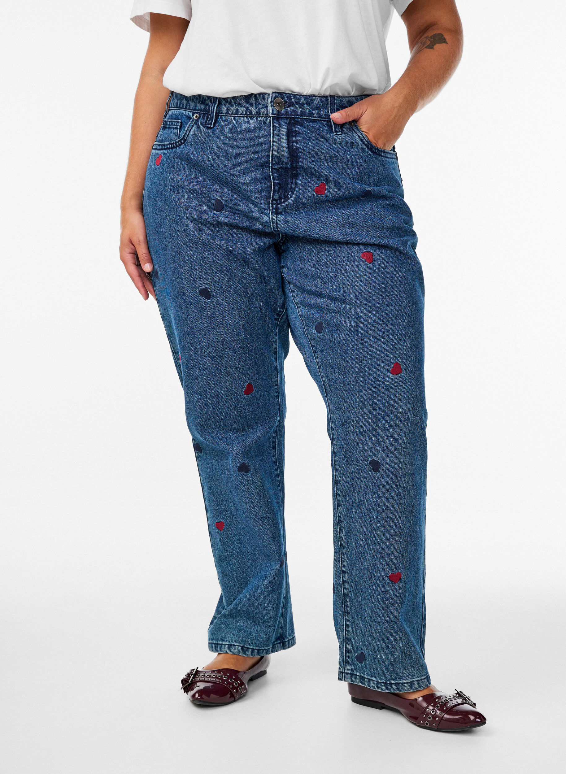 Zizzi High waist Gemma jeans met geborduurde details, Blauw, Model image number 2