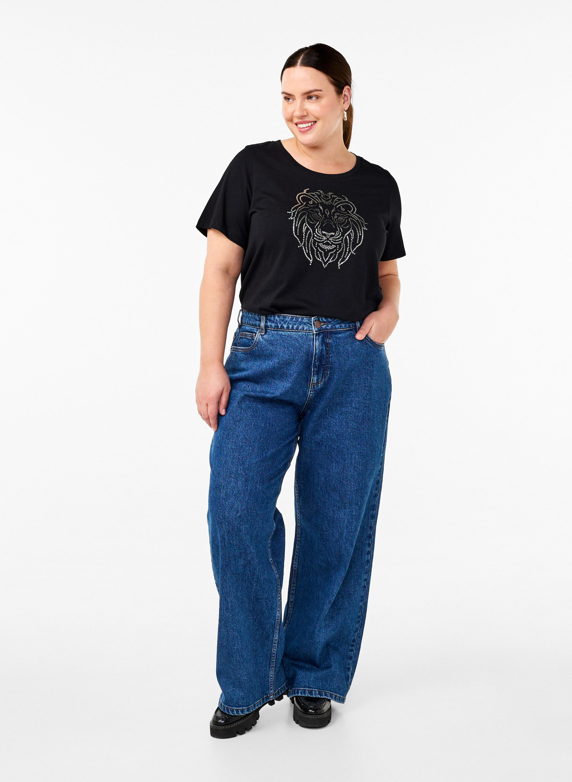 Zizzi Katoenen T-shirt met opdruk, Black w. Silverlion, Model image number 2