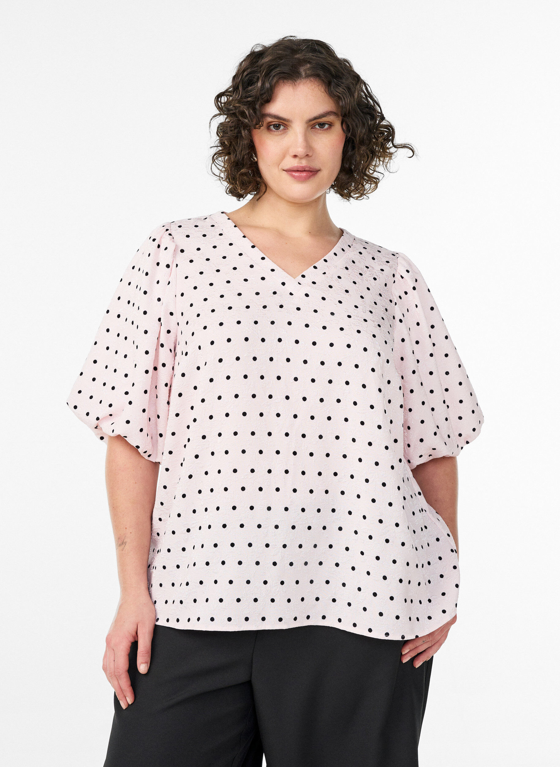 Zizzi Blouse met ballonmouwen en polkadotpatroon, Roze, Model image number 0
