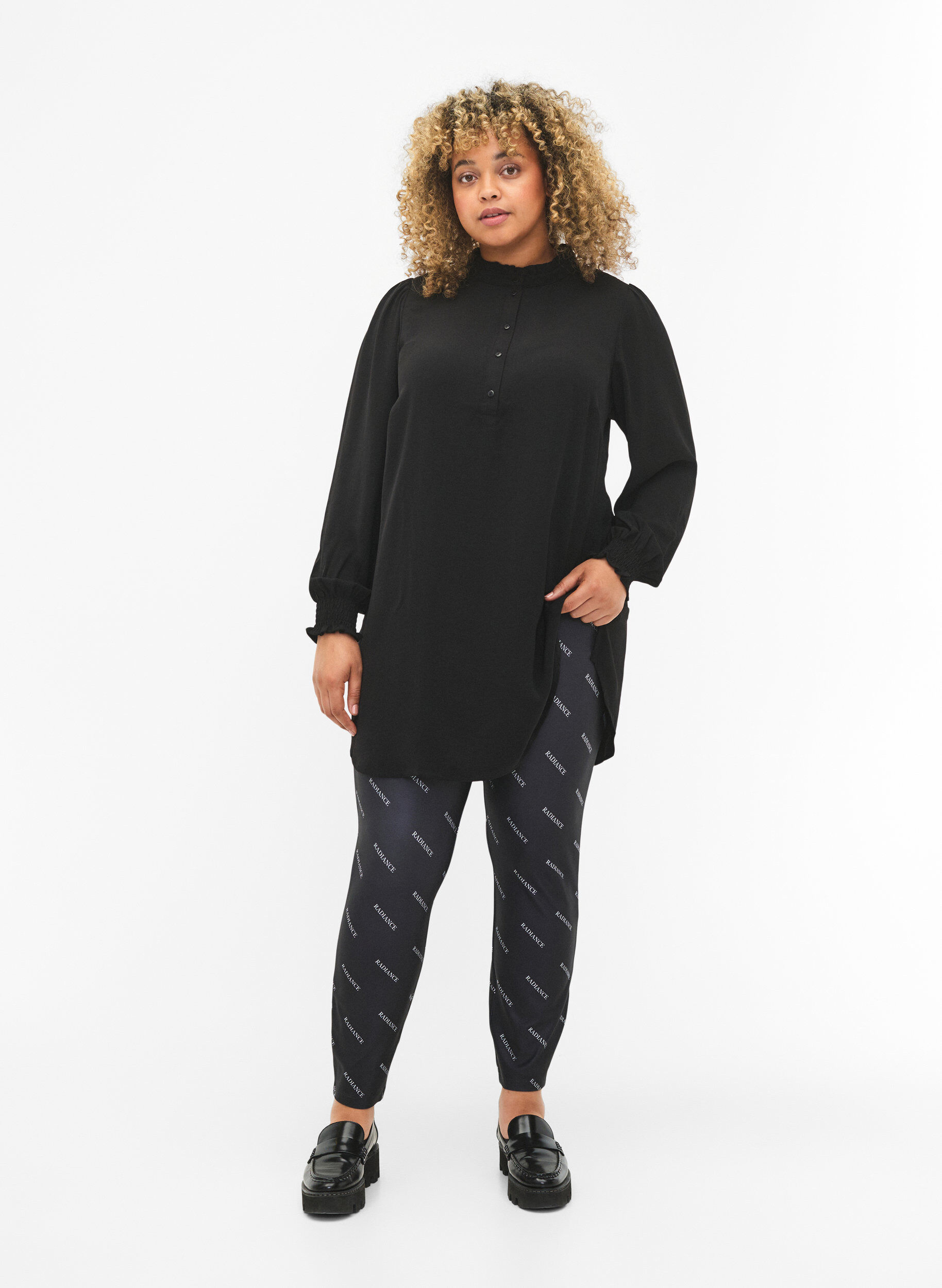 Zizzi Tuniek met smokwerk, Black, Model image number 2
