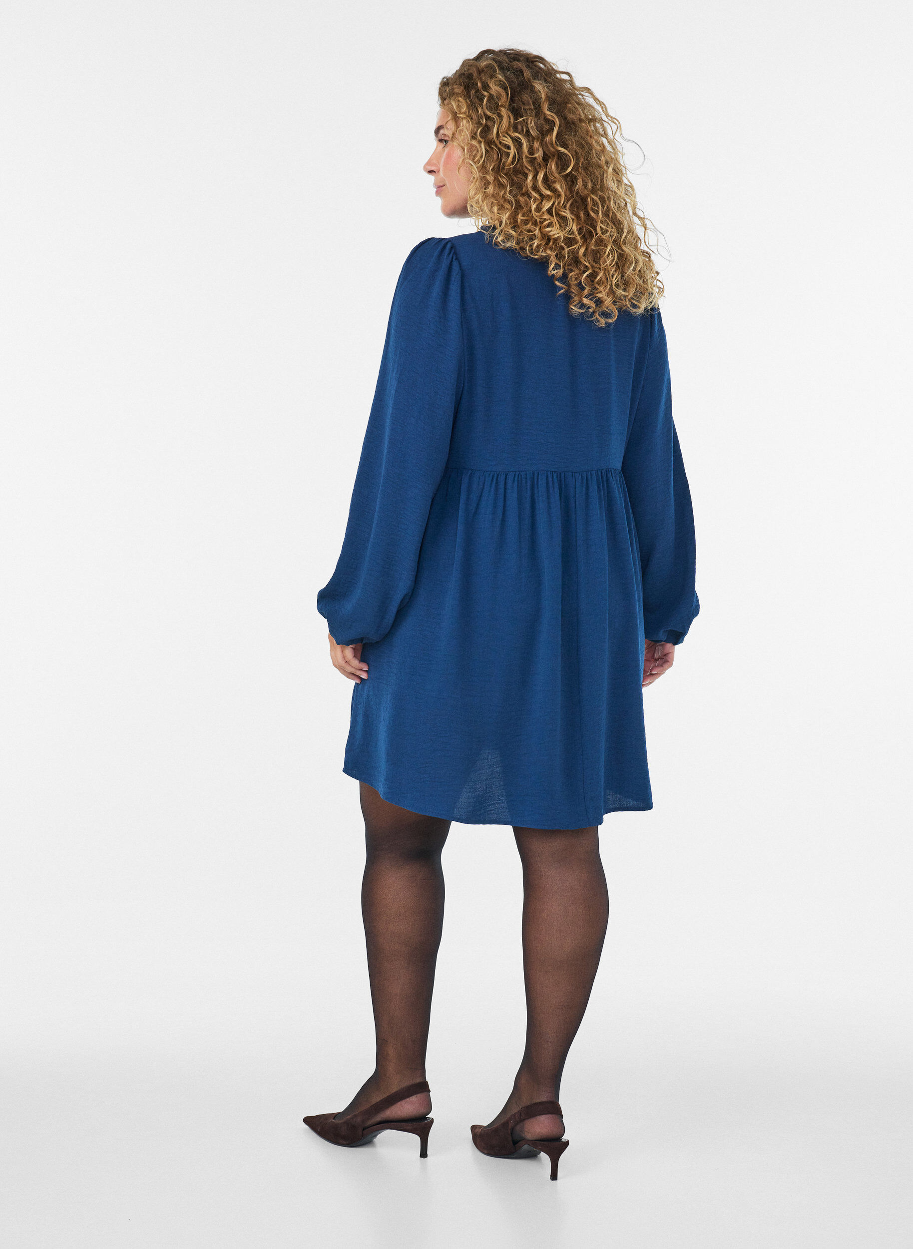 ZizziA-lijn jurk met een empirelijn, Blauw, Model image number 2