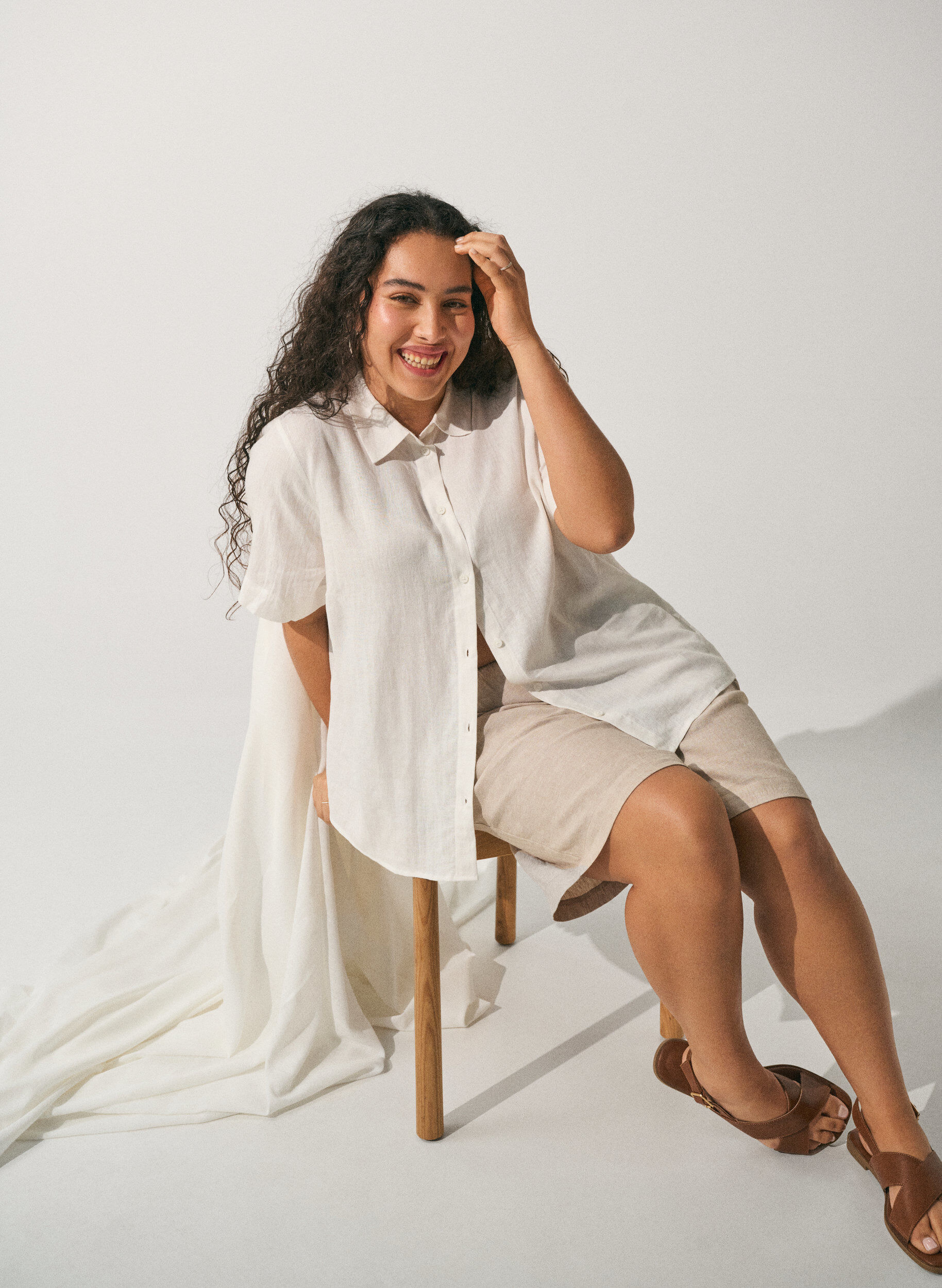 Zizzi Shorts met hoge taille in linnen en viscose, Beige, Image image number 0