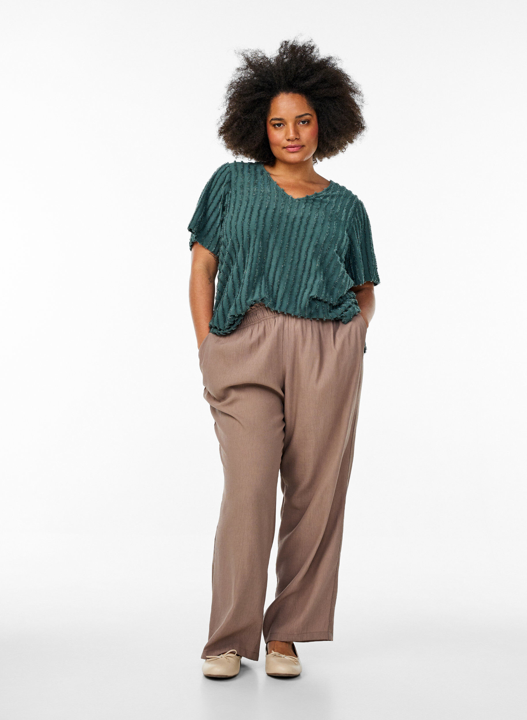 Zizzi Blouse met korte mouwen en strepentextuur, Groen, Model image number 1