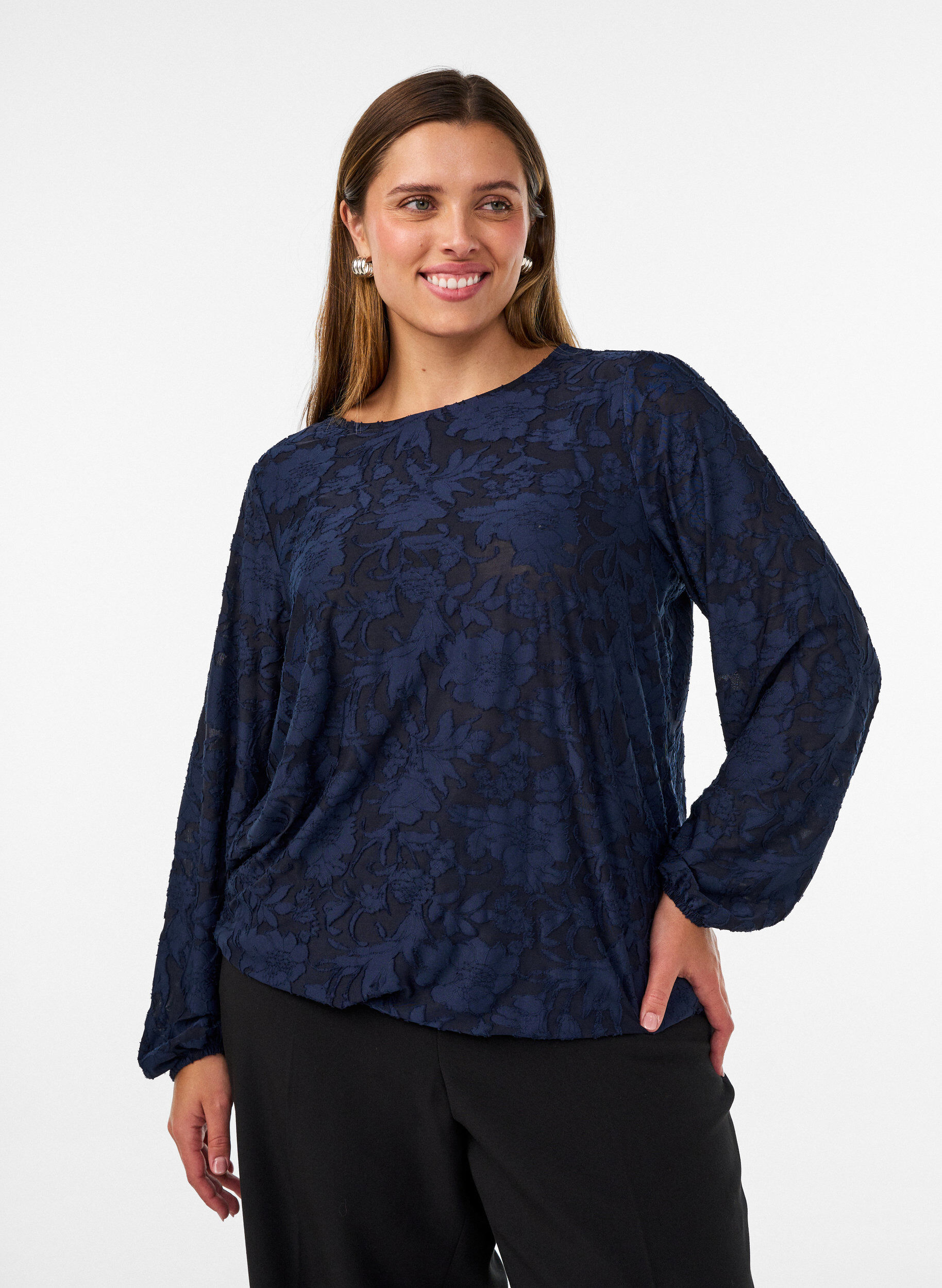 Doorschijnende blouse met bloemenstructuur en lange mouwen, Blauw, Model
