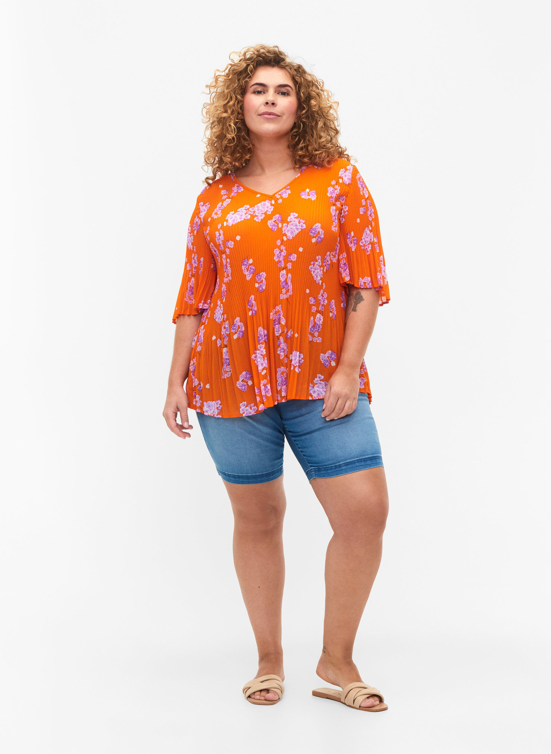 Zizzi Gebloemde geplooide blouse, Exuberance Flower, Model image number 2
