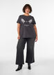 T-shirt van biologisch katoen met print, Zwart, Model image number 1