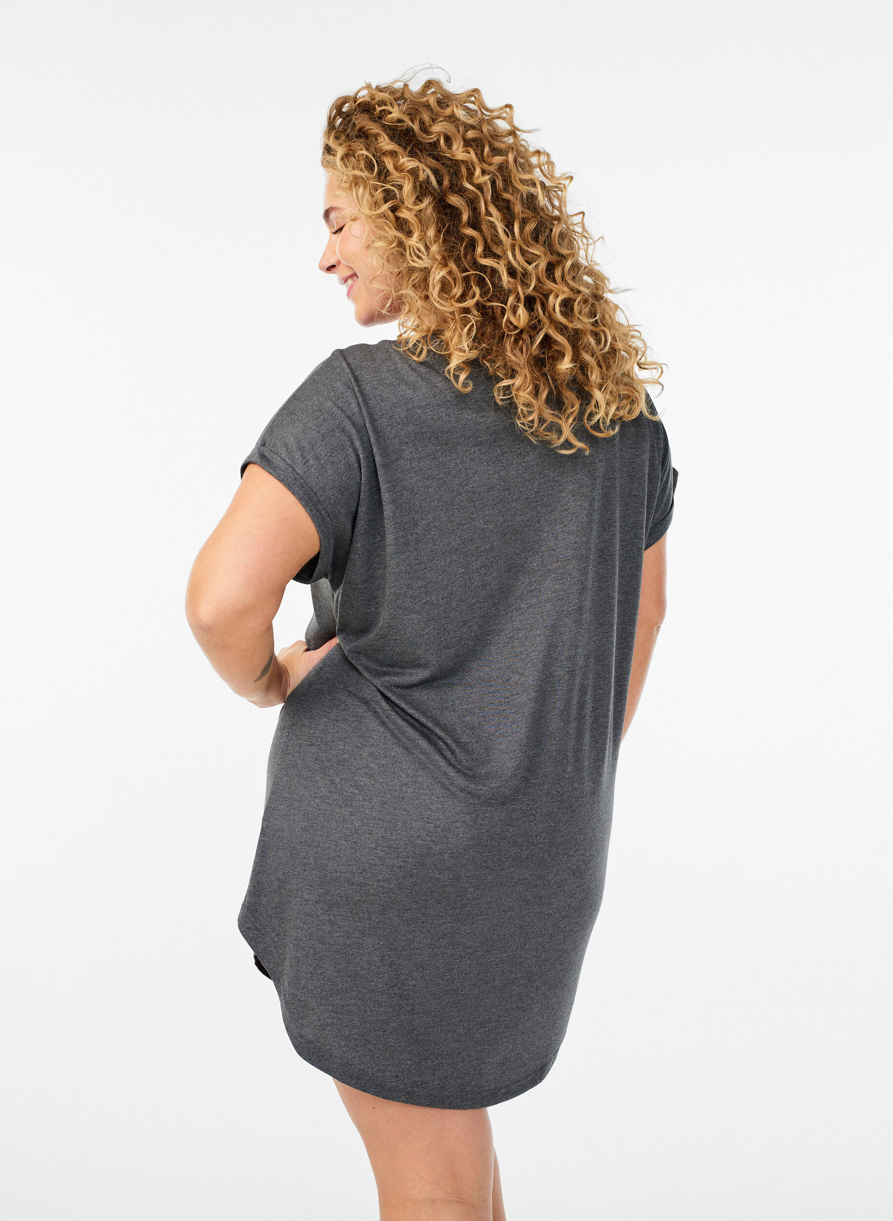 Zizzi Nachthemd met korte mouwen en tekstprint, Zwart, Model image number 2