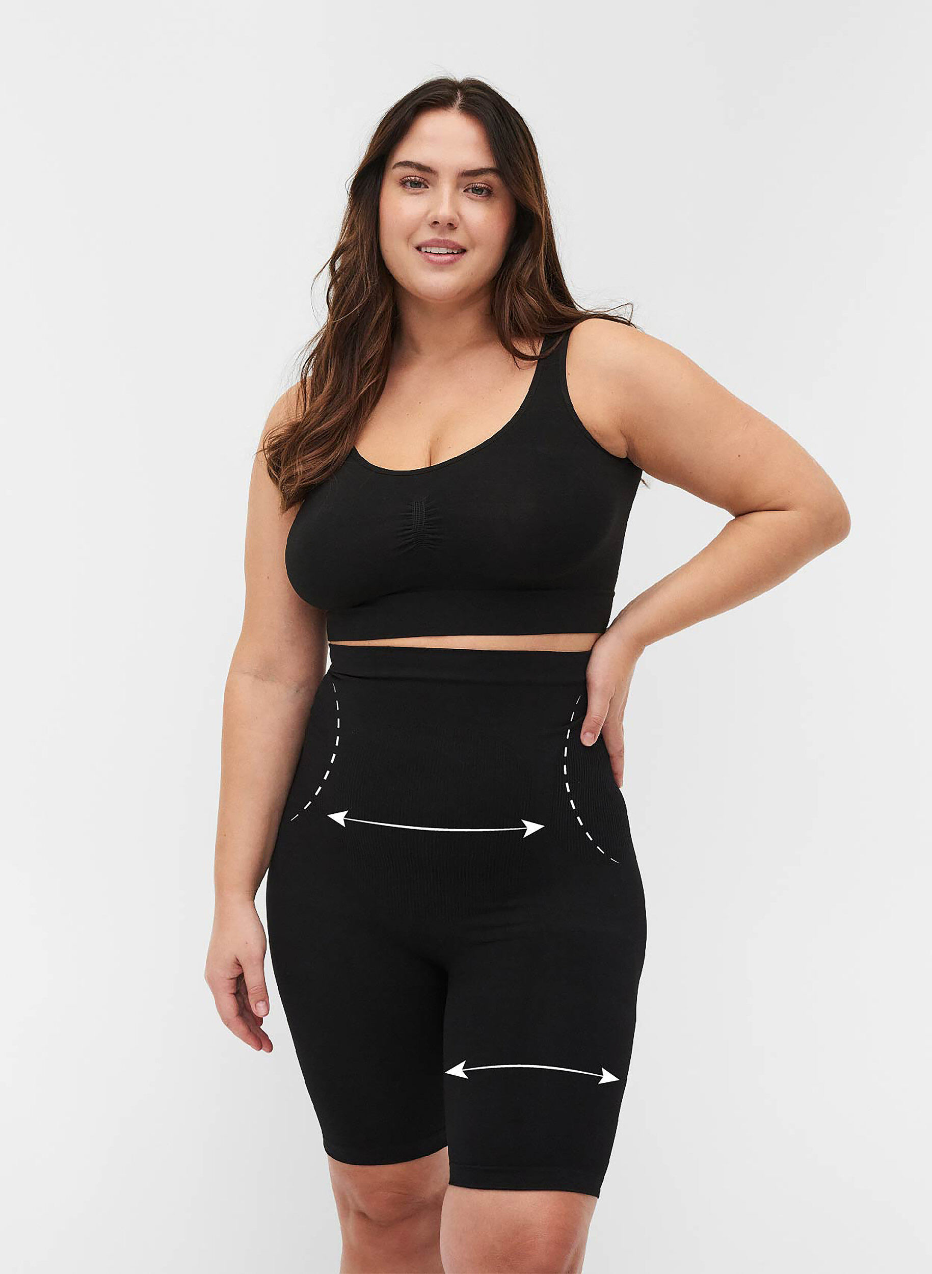 Shapewear shorts met hoge taille, Zwart, Model