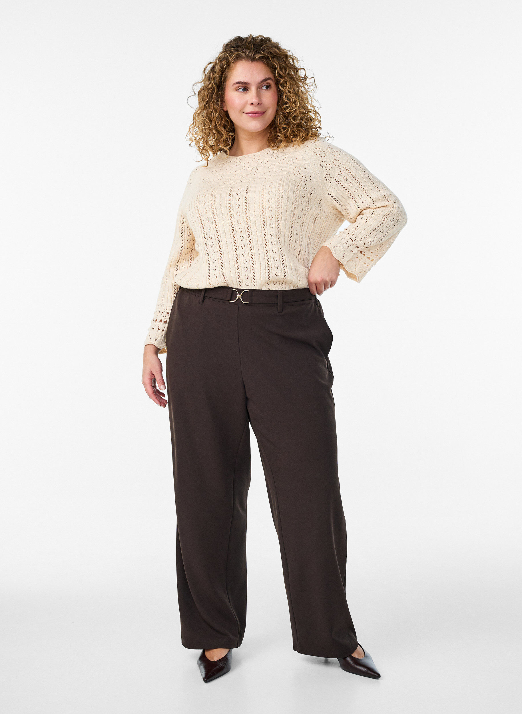 Zizzi High-waisted broek met riemdetail en gouden gesp, Bruin, Model image number 0