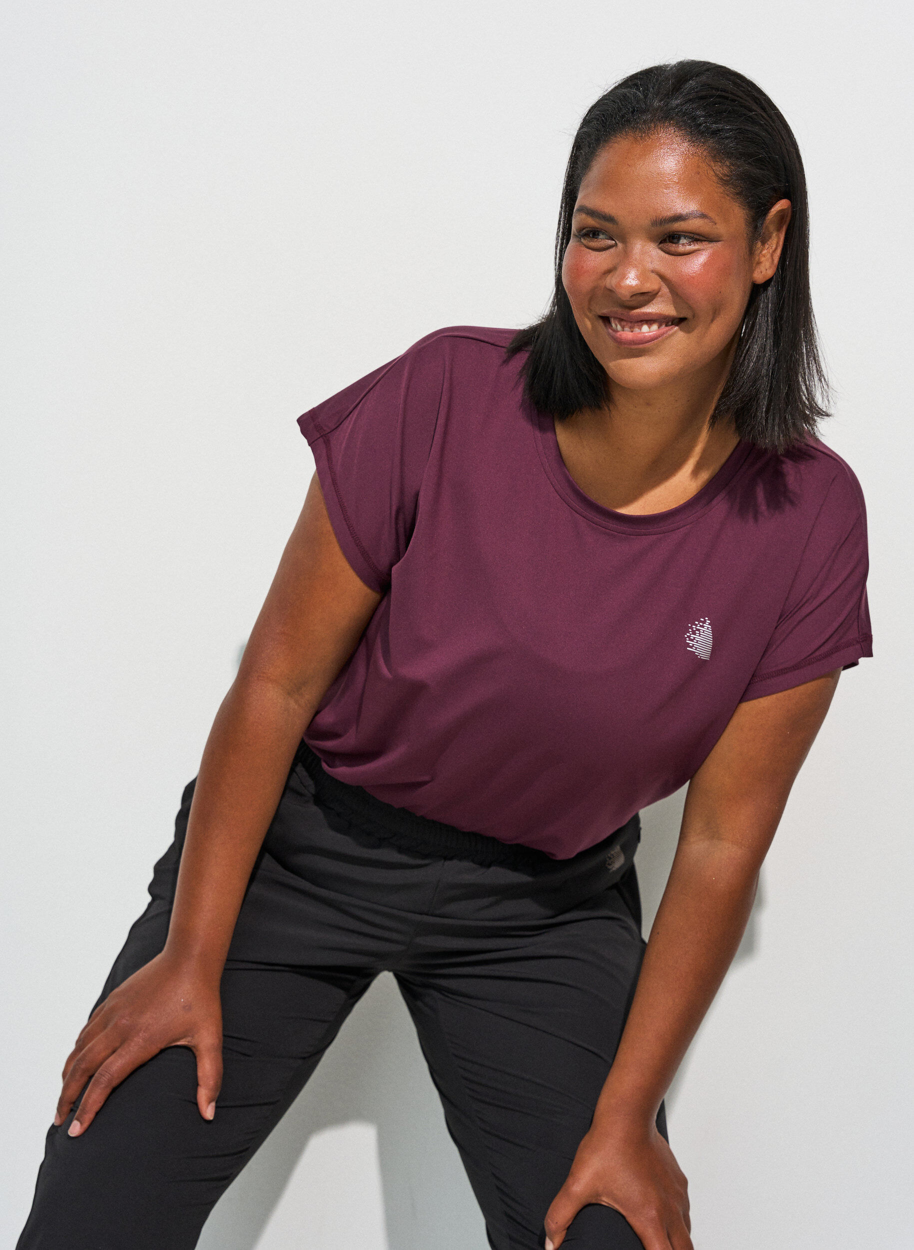 Effen gekleurd trainingsshirt, Rood, Model