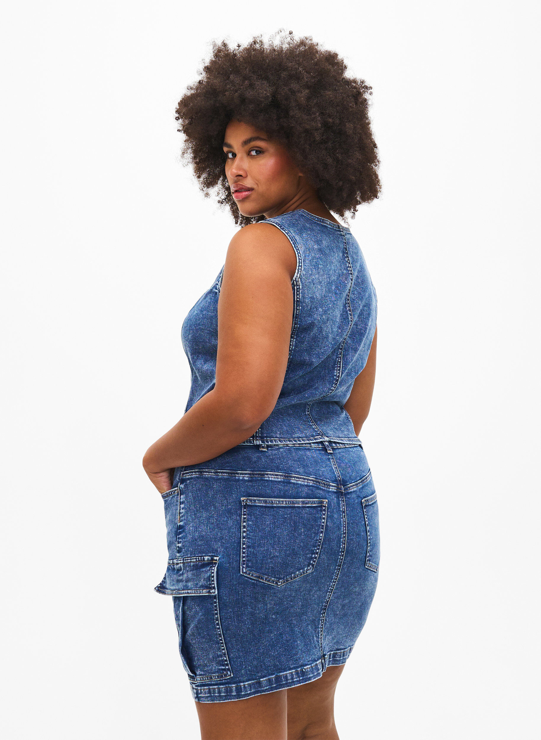 Zizzi Nauwsluitende denim rok met cargozak, Blue Denim, Model image number 1