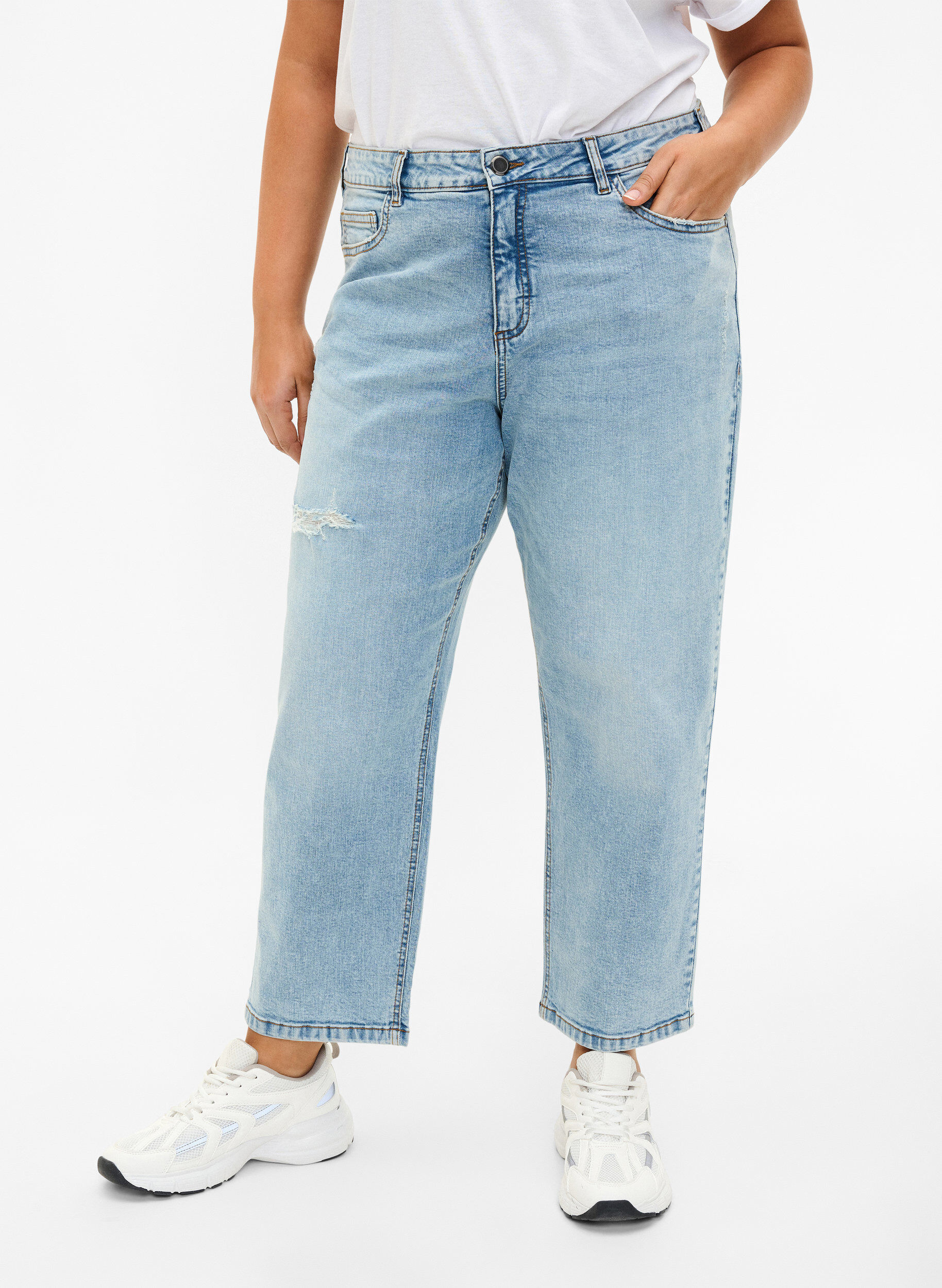 Zizzi Cropped Vera jeans met destroy details	, Blue Denim, Model image number 2