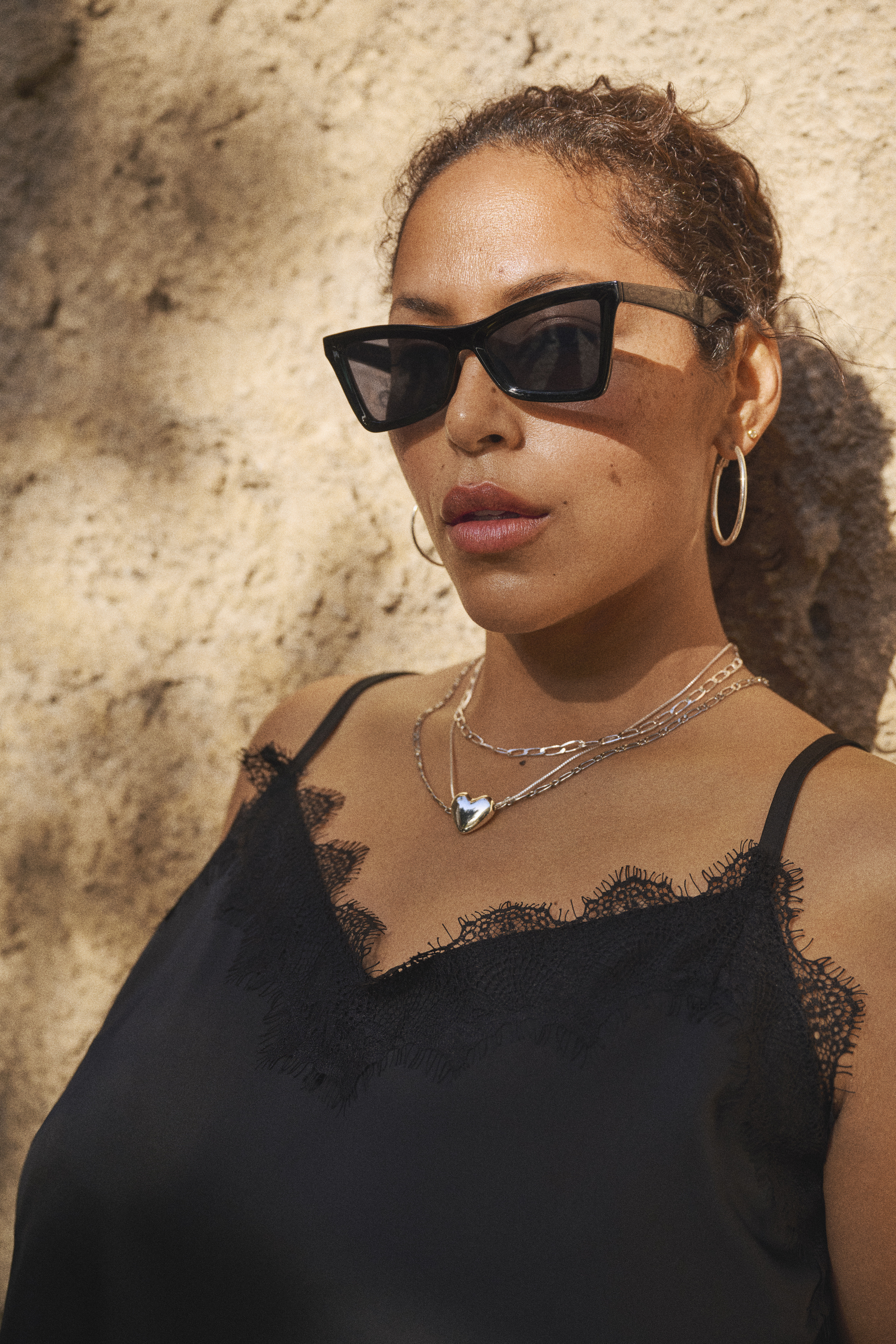 Zizzi Satijnlook met kanten randen, , Model