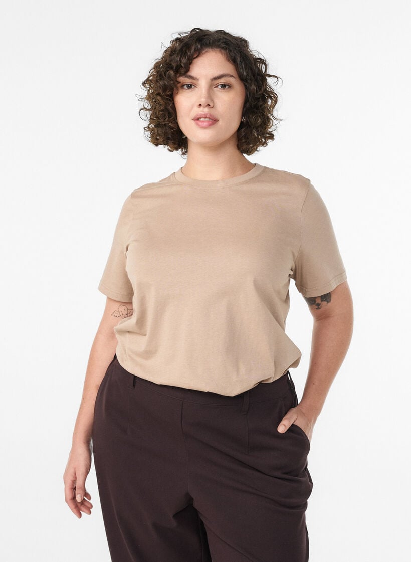 Basic katoenen T-shirt met ronde hals, Beige, Model image number 0