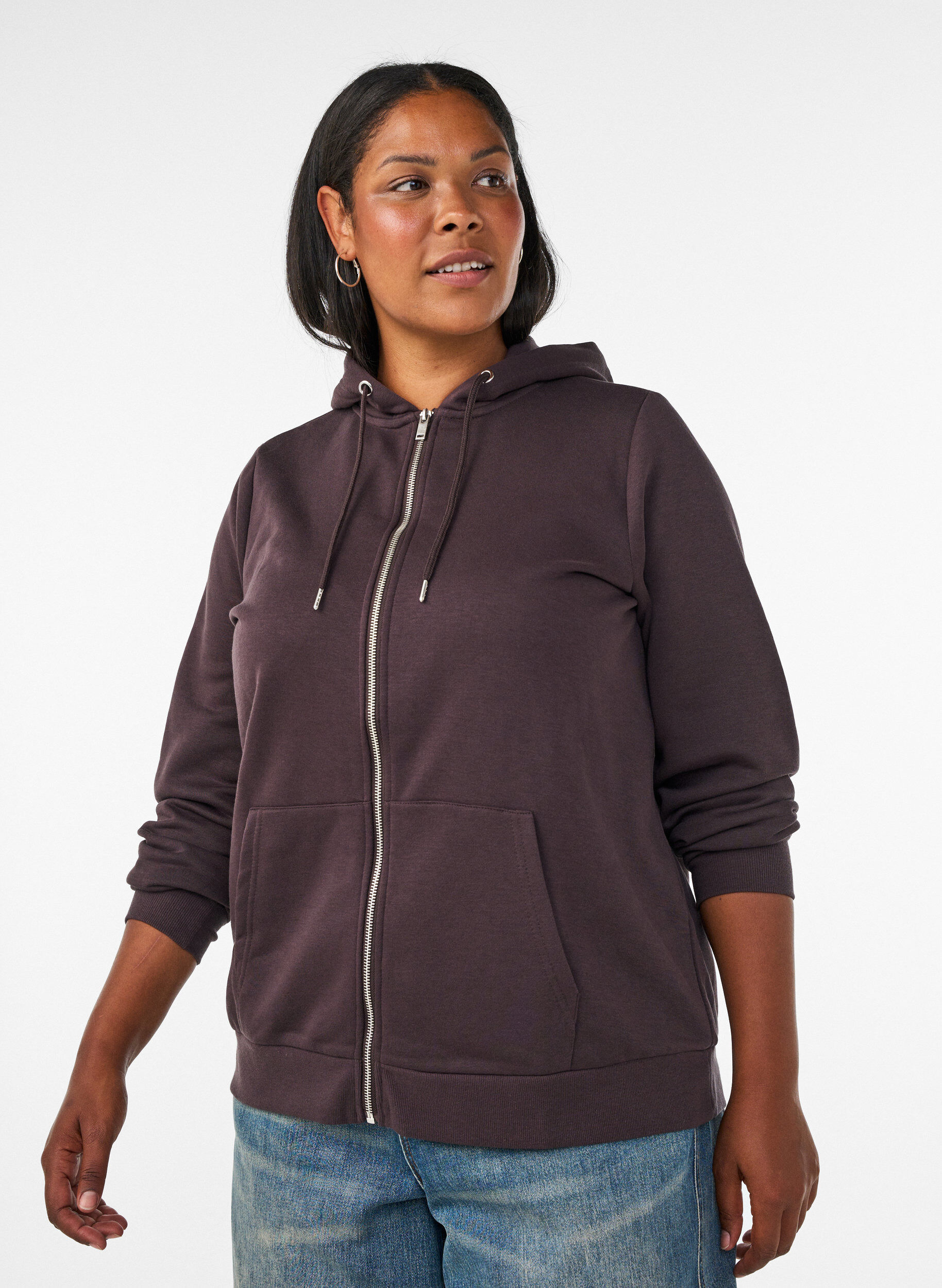 Sweatshirt met capuchon, ritssluiting en zakken, Bruin, Model