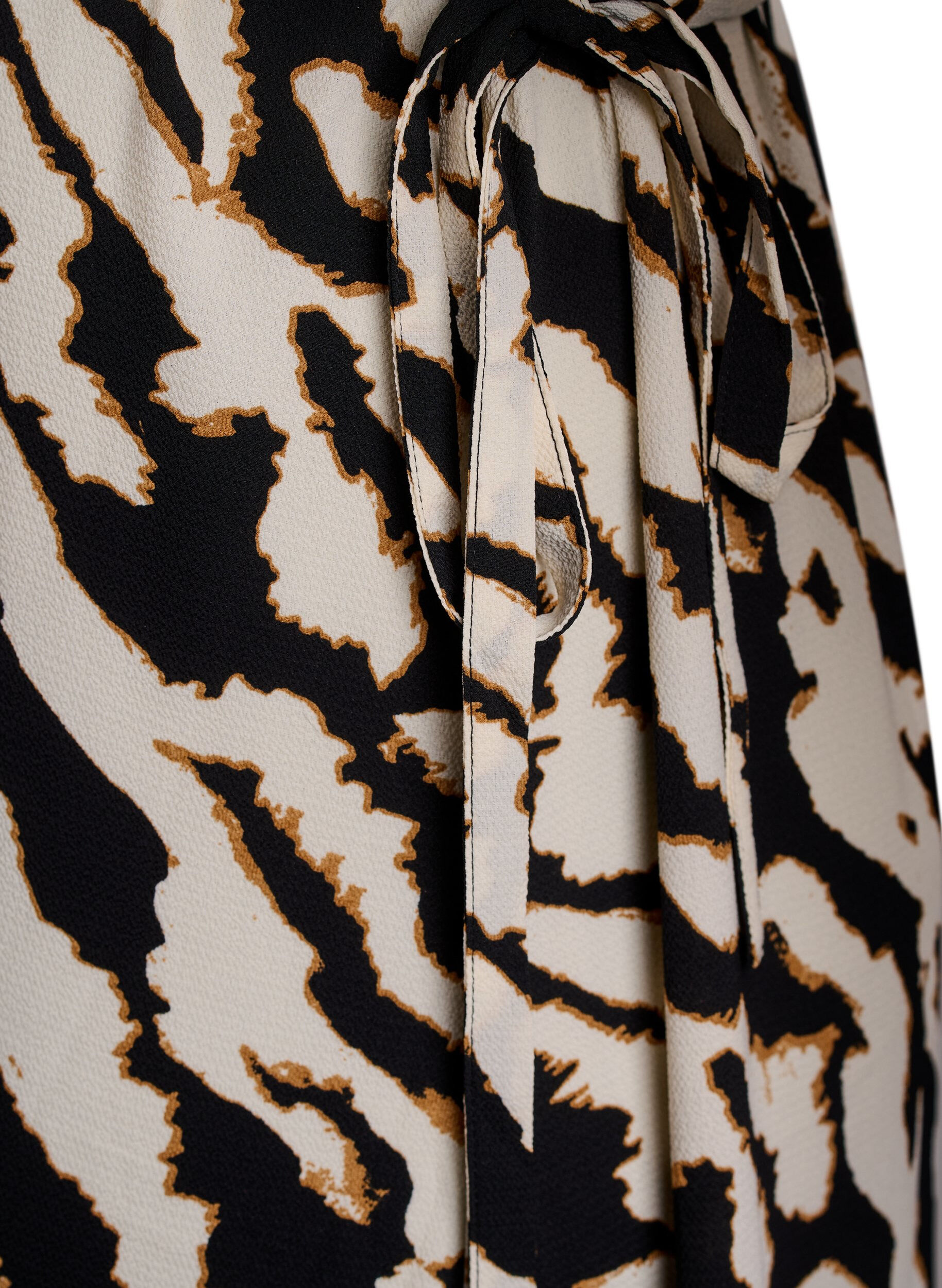 Zizzi Effen wikkeljurk met korte mouwen, Zwart, Packshot image number 3