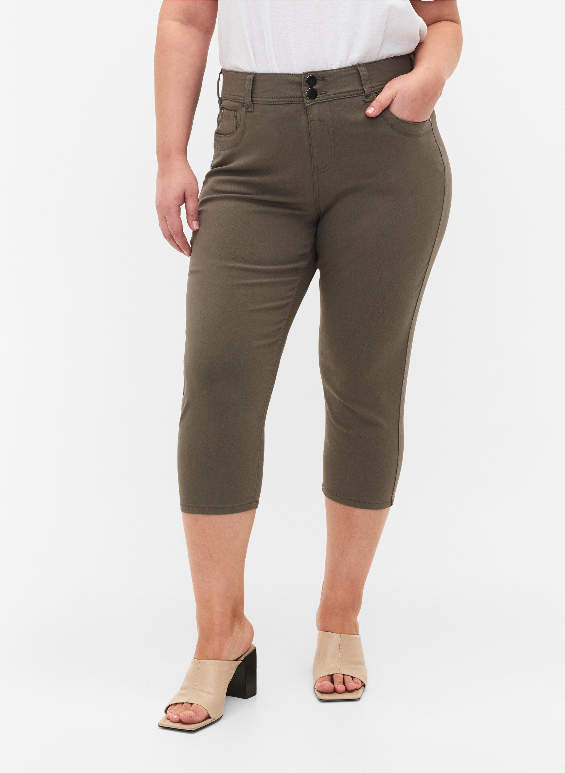 Zizzi Nauwsluitende capribroek van viscosemix, Dusty Olive, Model image number 2