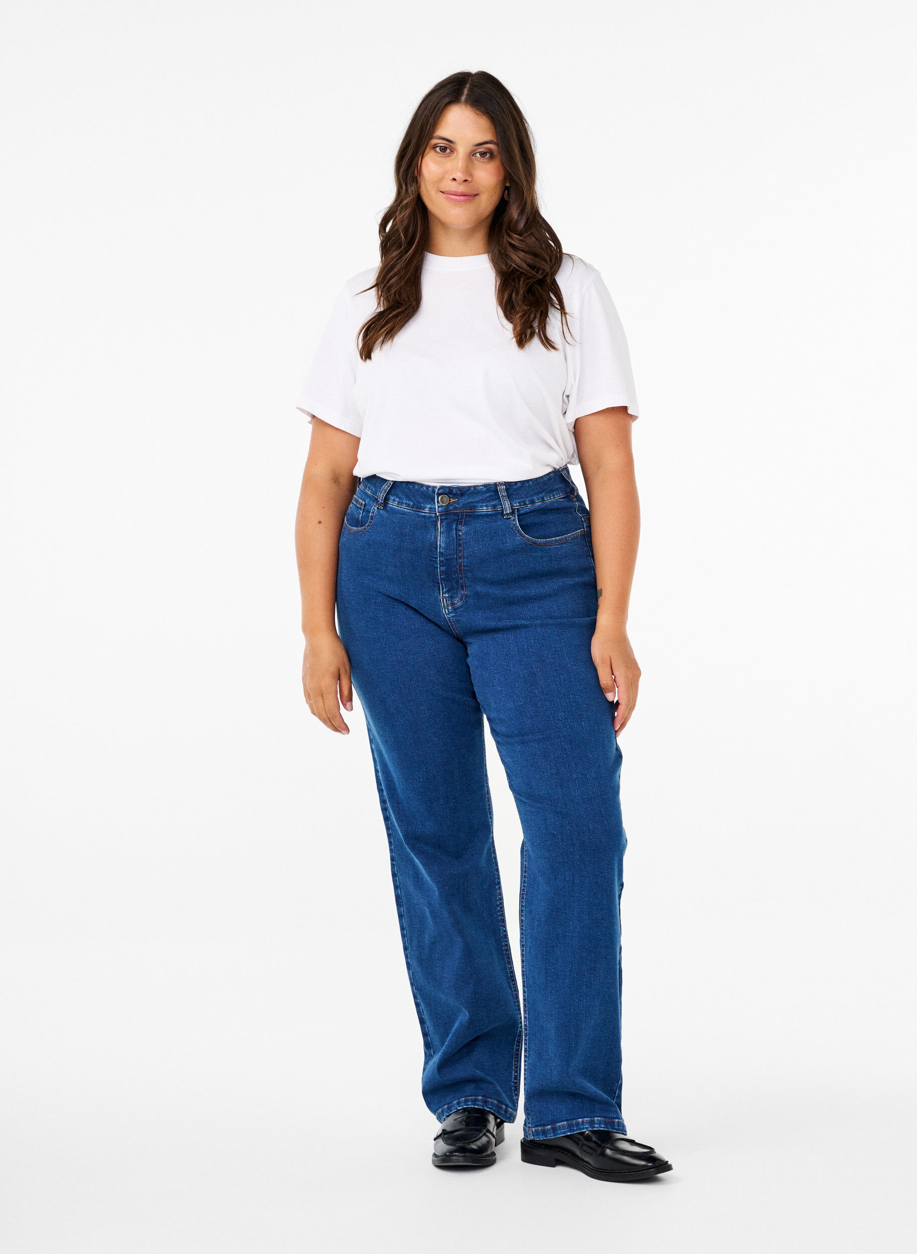 Zizzi  Gemma-jeans met hoge taille en rechte pasvorm, Blauw, Model image number 0