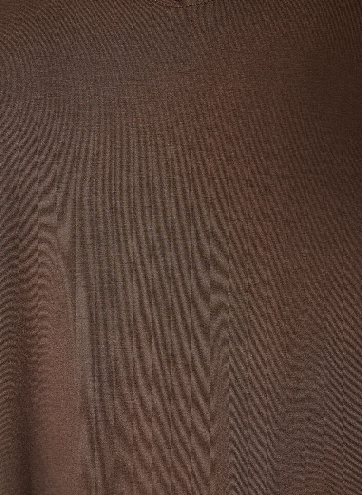 Basic T-shirt met V-hals van viscose, Bruin, Packshot image number 2