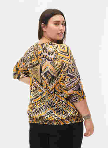 Bedrukte blouse met smok en 3/4 mouwen, Yellow Aztec AOP, Model image number 1