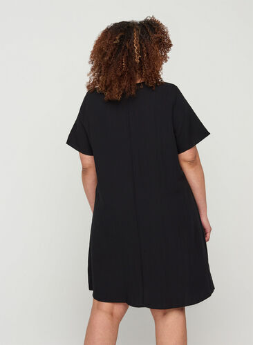 Viscose jurk met korte mouwen en zakken, Black, Model image number 1