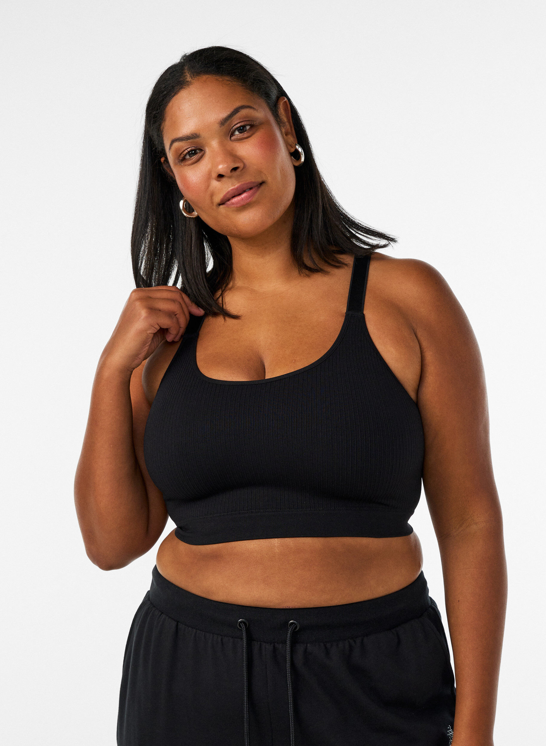 Naadloze geribde sportbeha, Zwart, Model